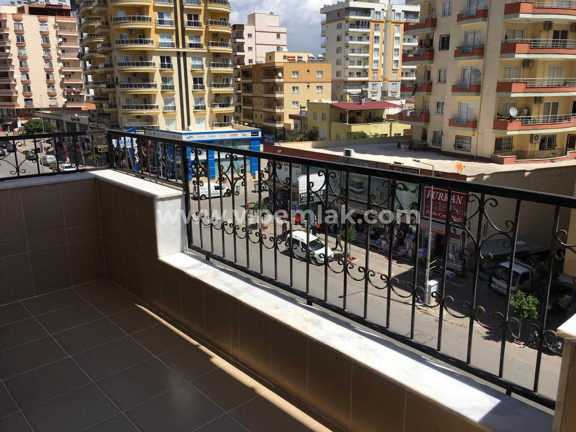 ERDEMLİ DE MERKEZİ KONUMDA SATILIK GENİŞ DAİRE