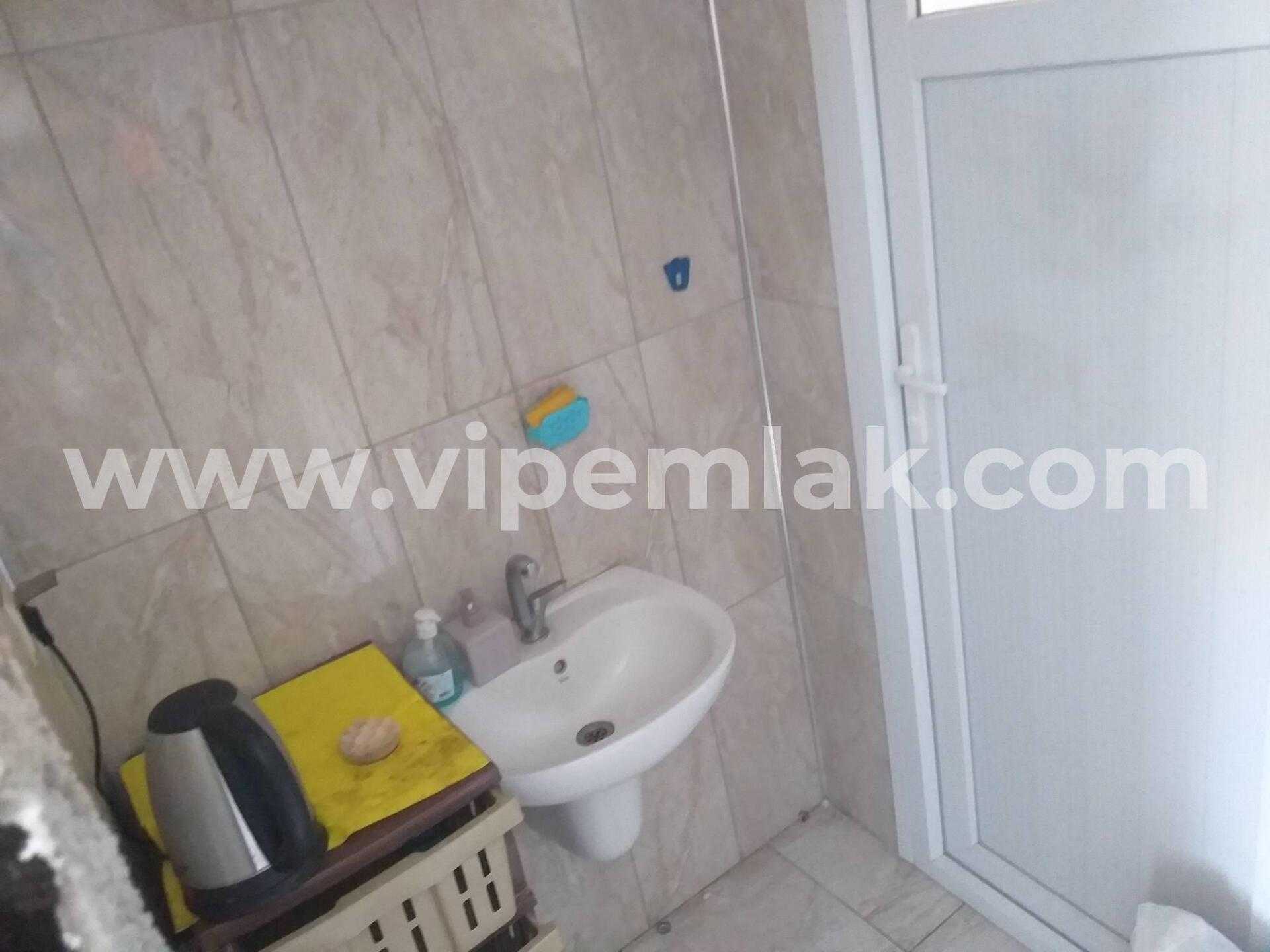 hacı ömer serin okulu karşısı 100m2 satılık dükkan