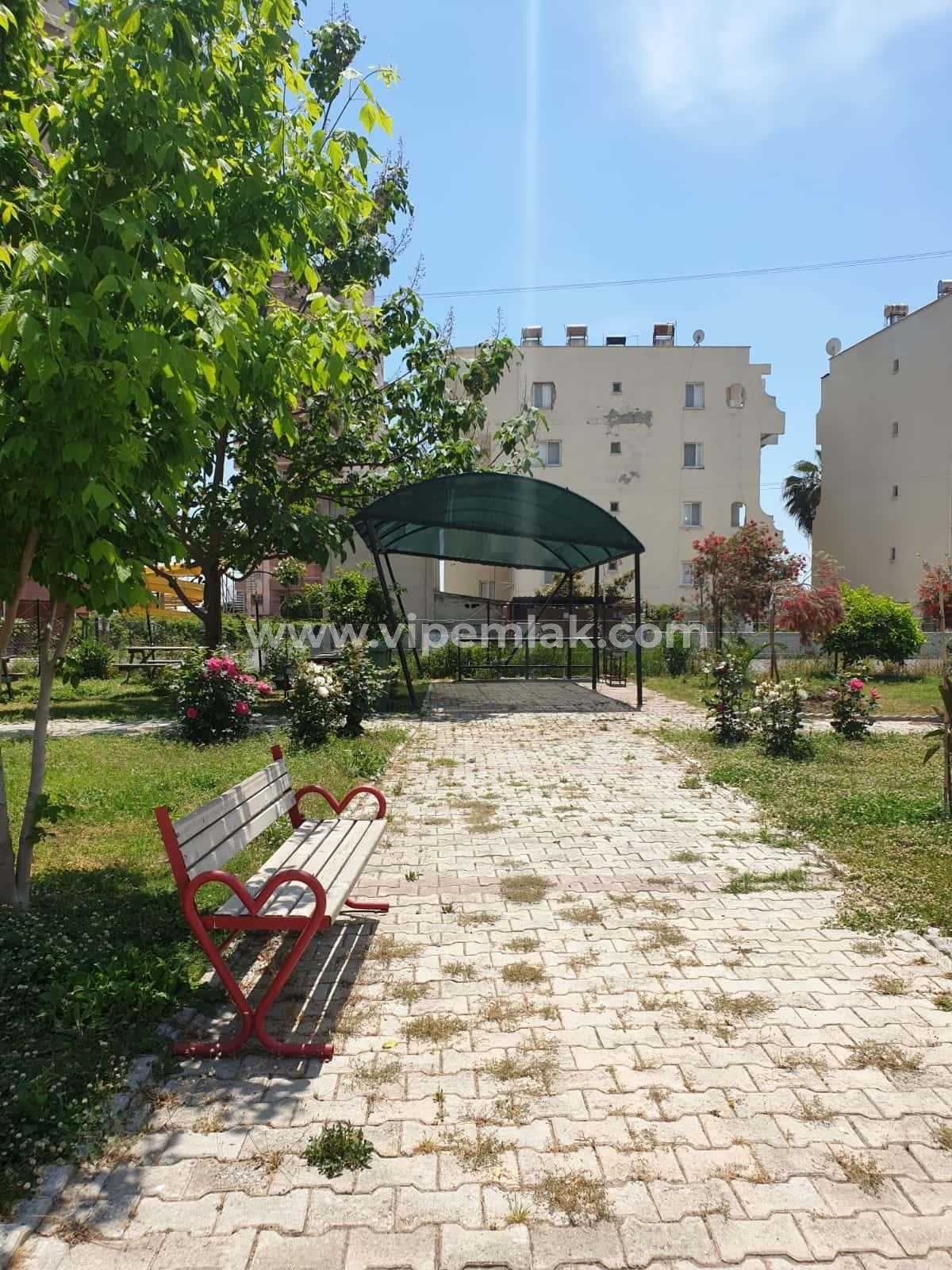Ziya Erden Tatil Köyü Sitesinde Satılık Yazlık