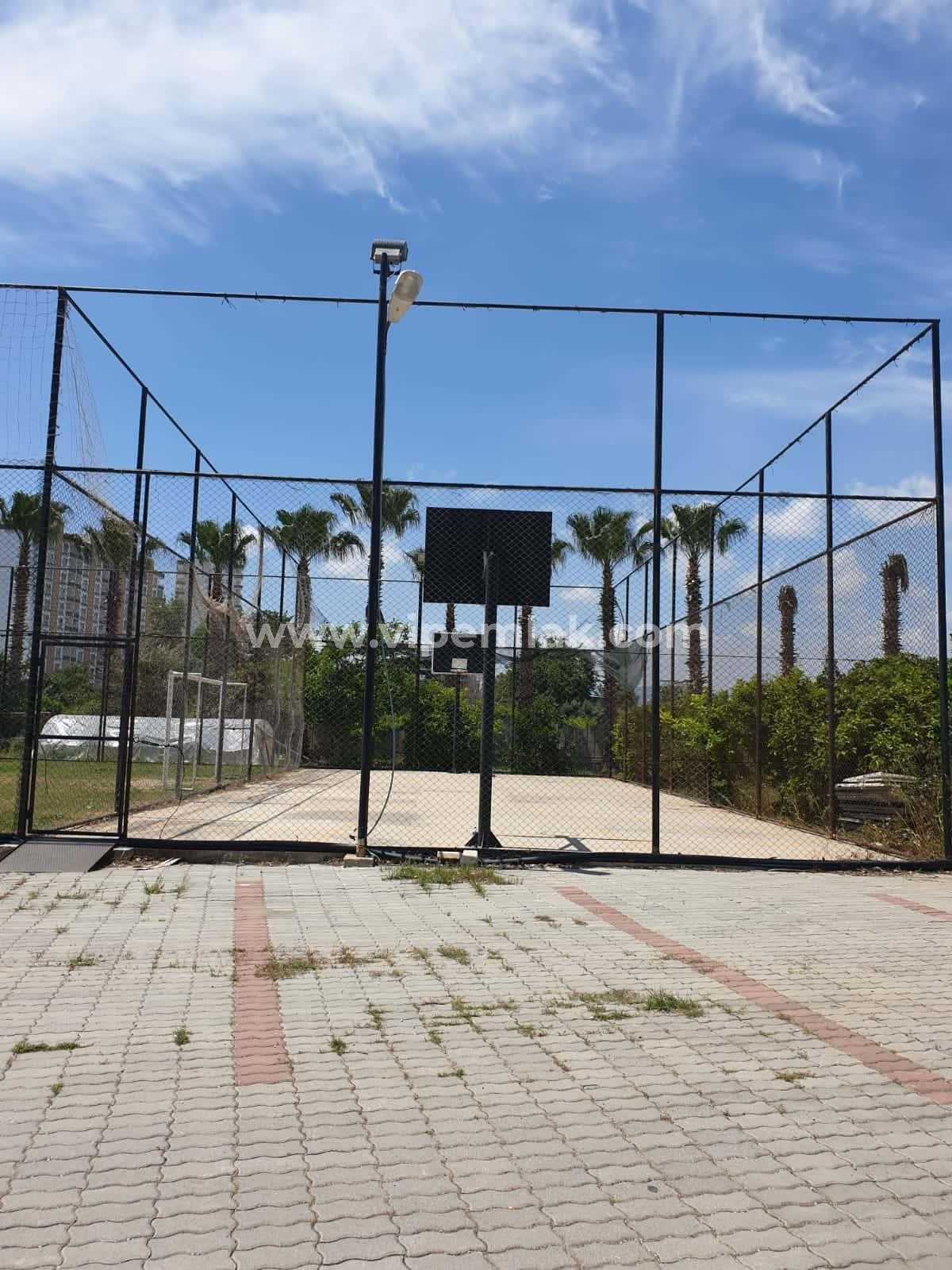Ziya Erden Tatil Köyü Sitesinde Satılık Yazlık