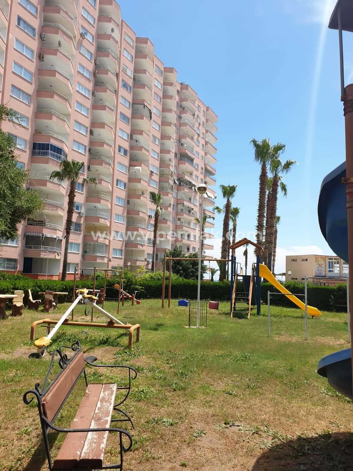 Ziya Erden Tatil Köyü Sitesinde Satılık Yazlık