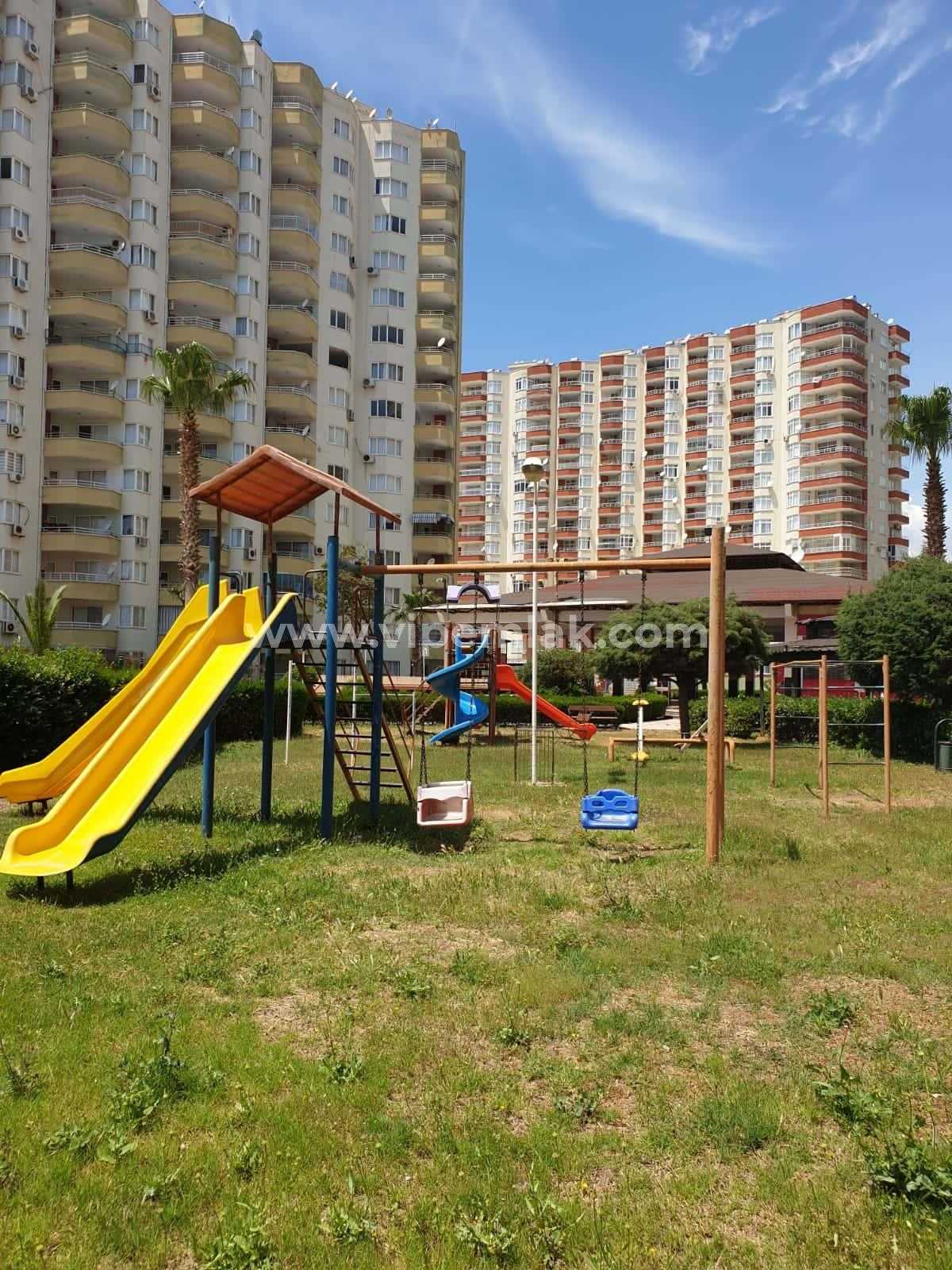 Ziya Erden Tatil Köyü Sitesinde Satılık Yazlık