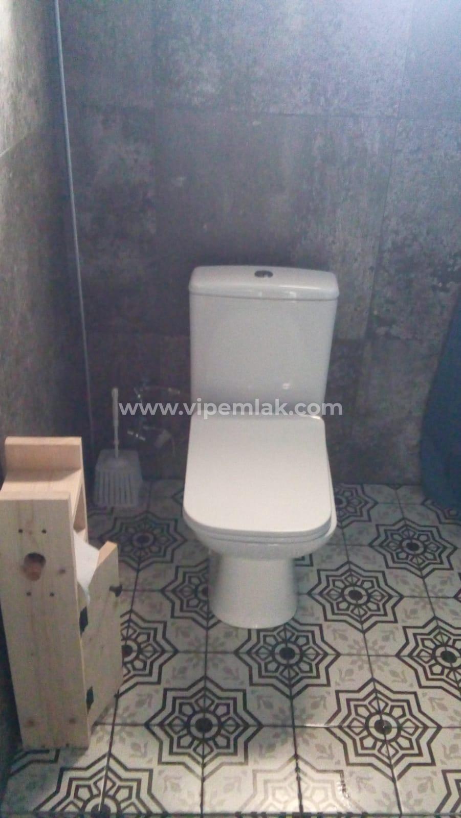 ESENKENT SİTESİNDE İÇİ YENİLENMİŞ COUNTRY VİLLA