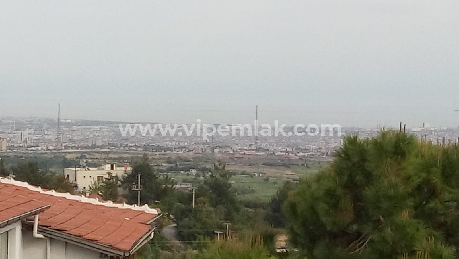 ESENKENT SİTESİNDE İÇİ YENİLENMİŞ COUNTRY VİLLA