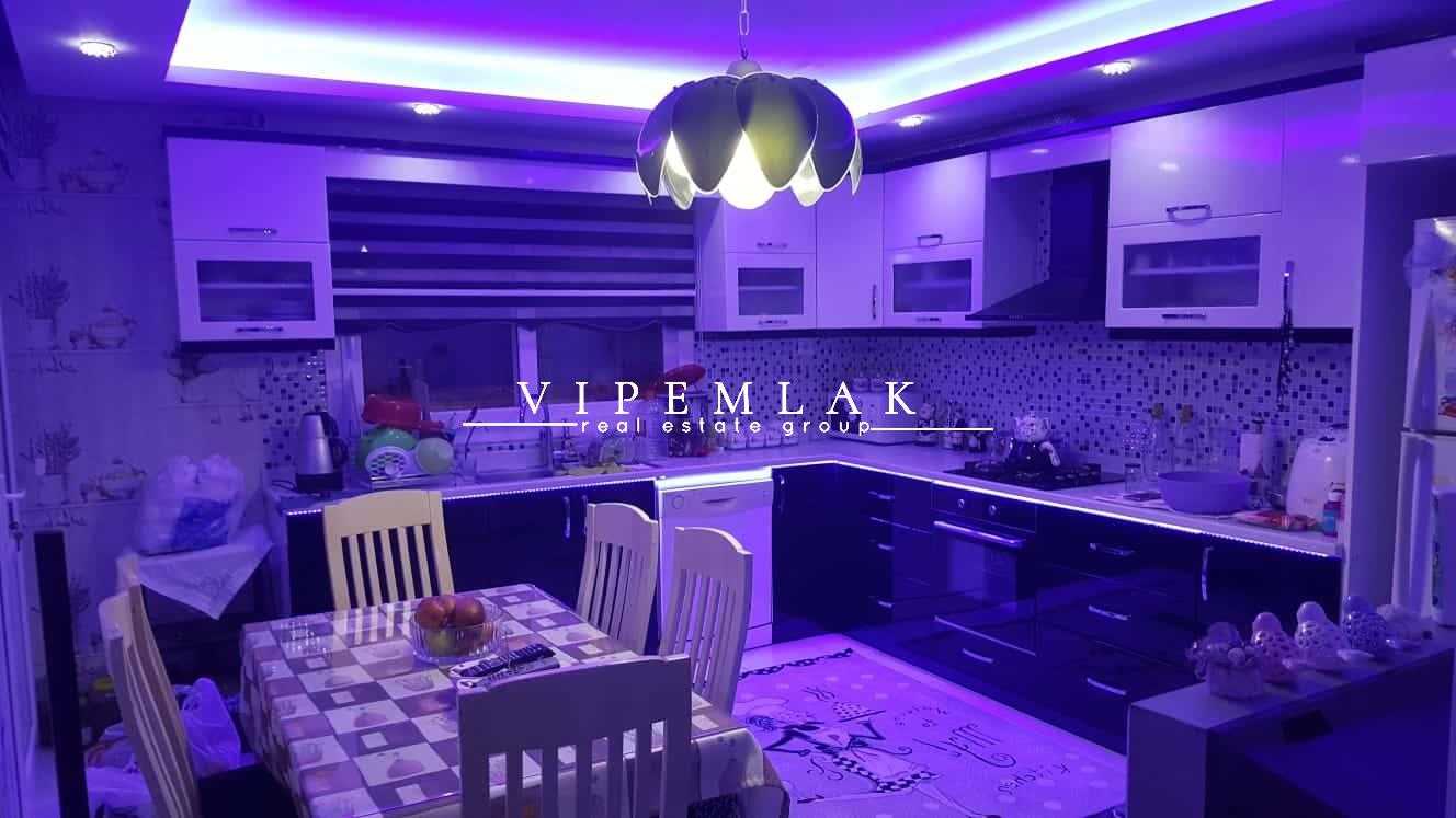 ERDEMLİ MERKEZDE FULL YAPILI BAĞIMSIZ MUTFAK ACİL SATILIK 3+1 DAİRE