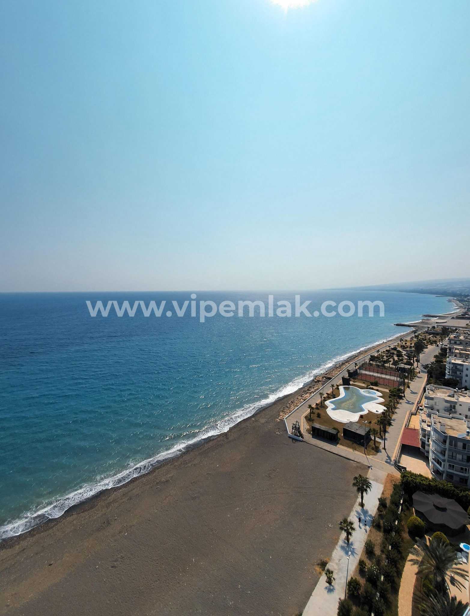 ERDEMLİ ALATA PARK SİTESİNDE DENİZE SIFIR YÜKSEK KAT 4+1 DAİRE