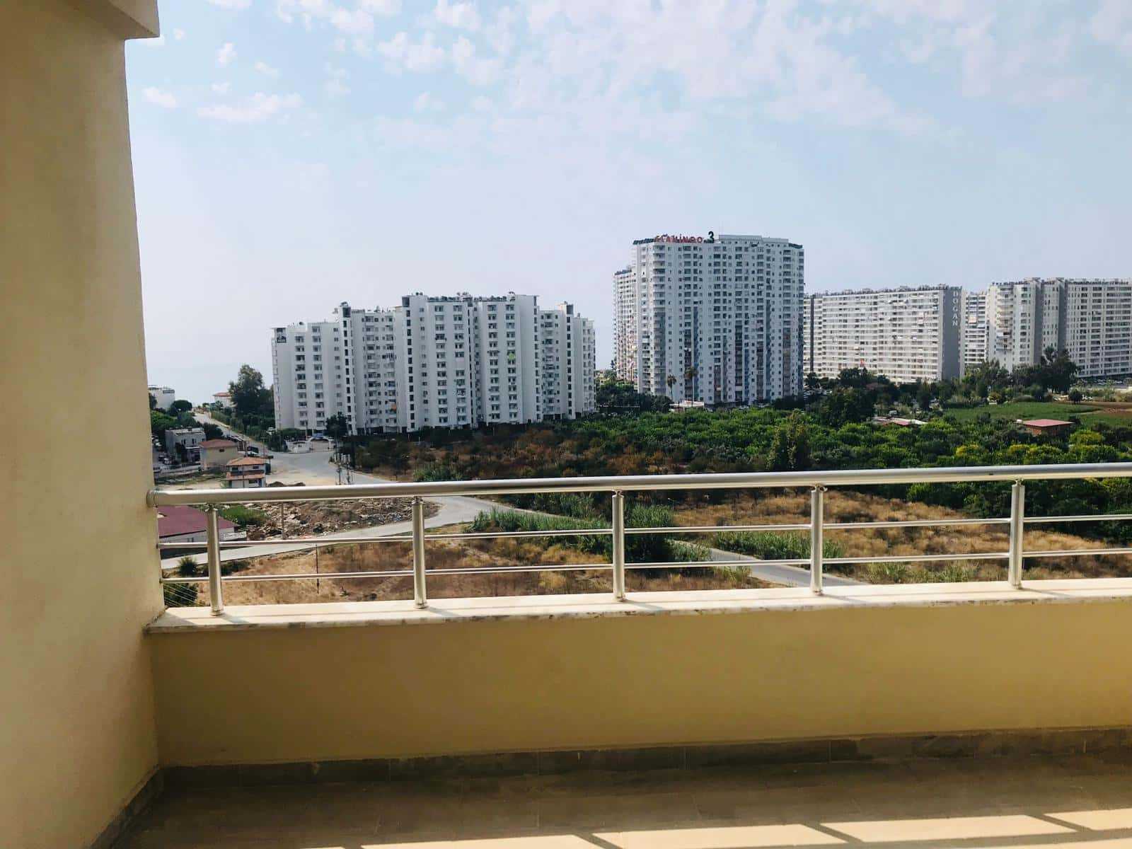 TÖMÜK’TE KELEPİR FİYATTA YÜKSEK KATTA SATILIK YAZLIK DAİRE