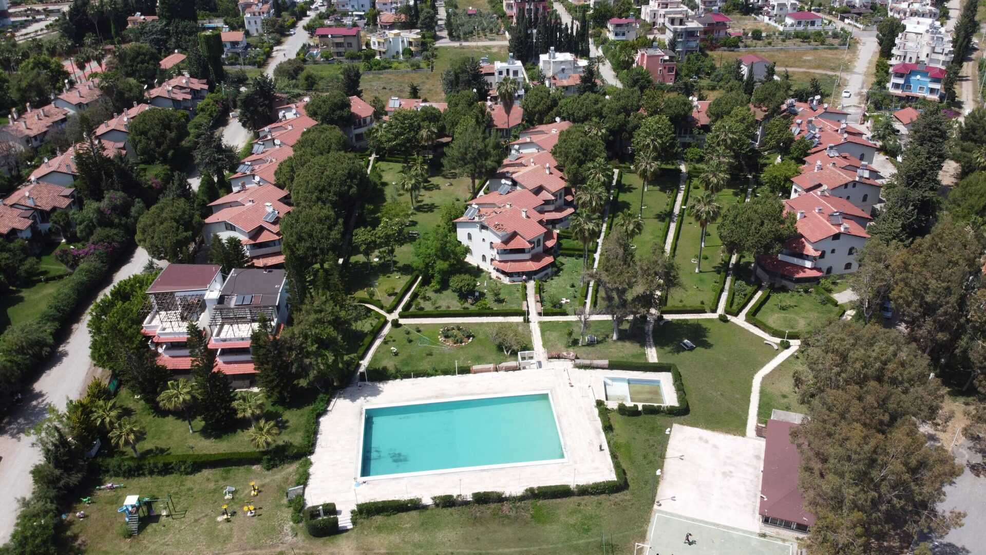 KARGIPINARI SÖRF SİTESİNDE 4+1 SATILIK KELEPİR VİLLA