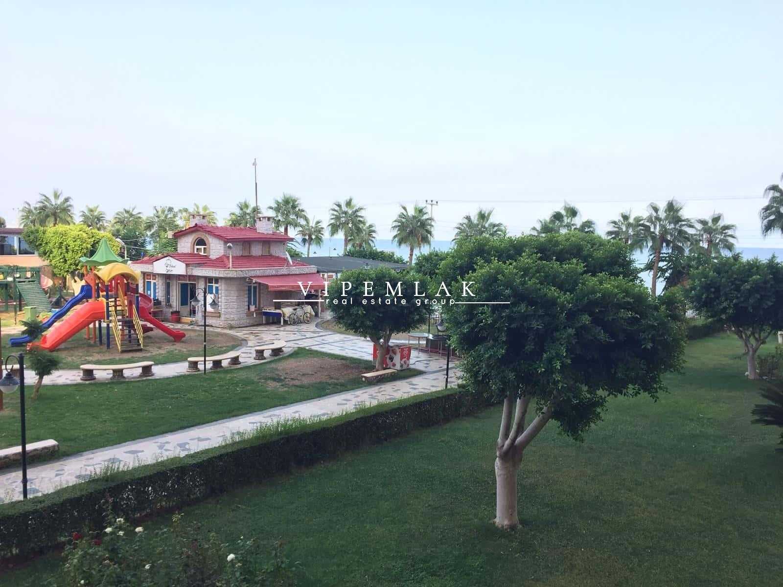 ÇEŞMELİ LİPARİS 3 SİTESİ EŞYALI SATILIK 3+1 UYGUN FİYATLI DAİRE