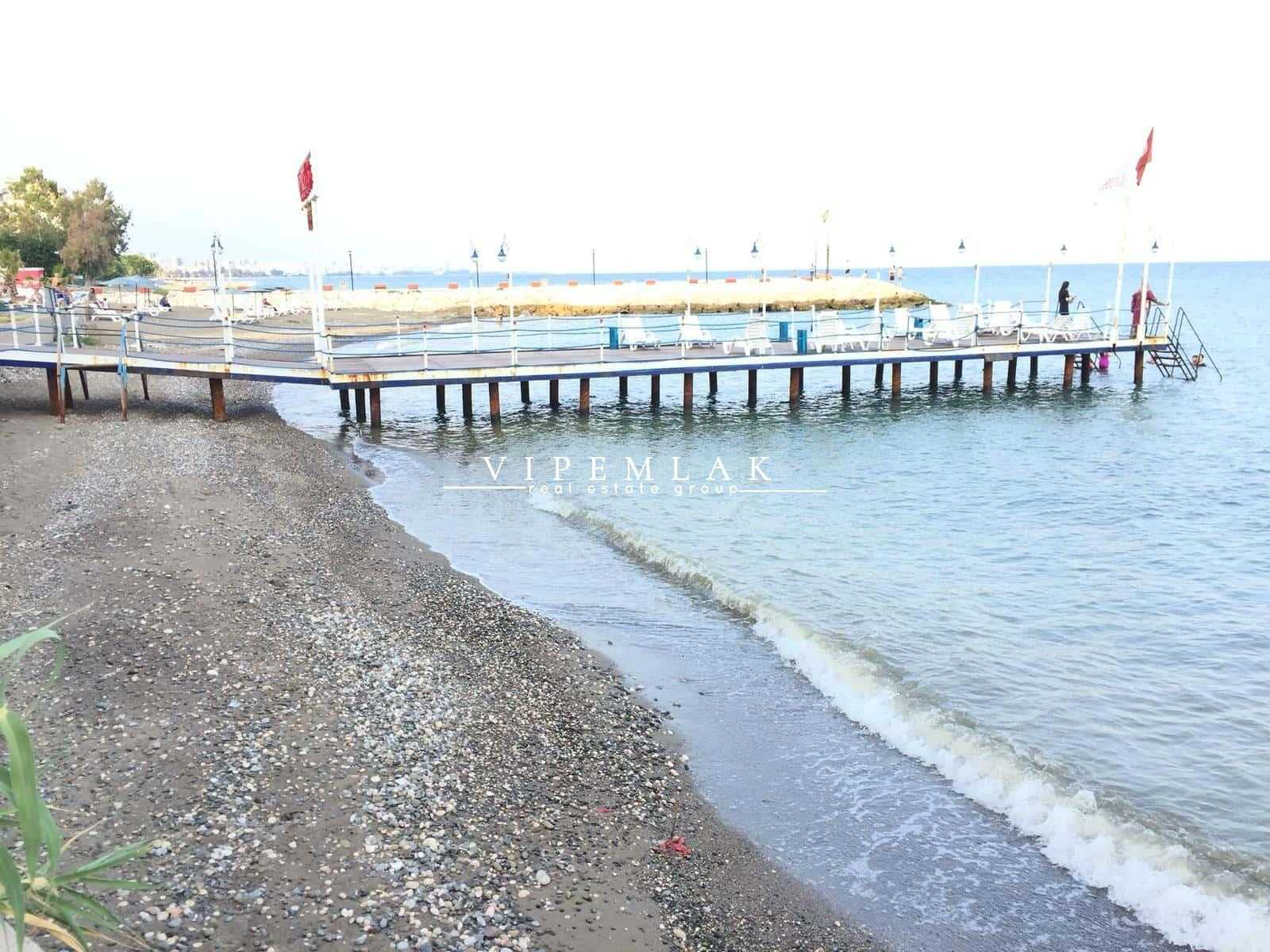 ÇEŞMELİ LİPARİS 3 SİTESİ EŞYALI SATILIK 3+1 UYGUN FİYATLI DAİRE