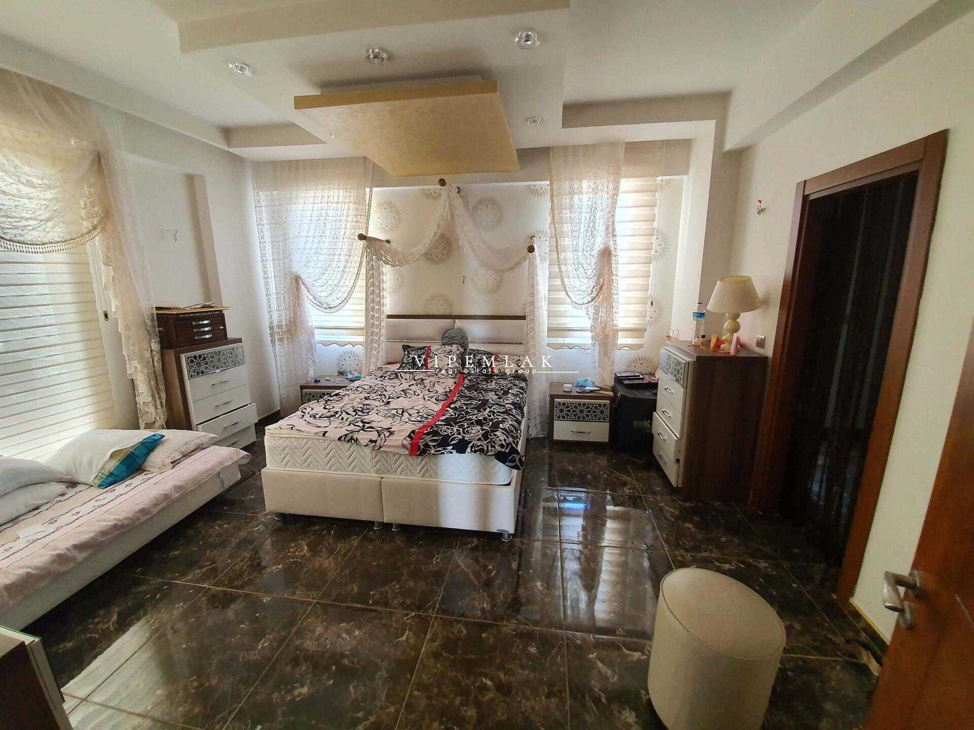 ERDEMLİ ALATAPARK SİTESİNDE FULL EŞYALI DENİZE SIFIR 4+1 ULTRA LÜKS SATILIK DAİRE