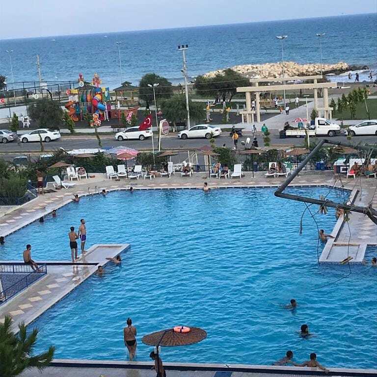 ERDEMLİ GÜZELDAĞ SİTESİ EŞYALI SATILIK 2+1 DAİRE