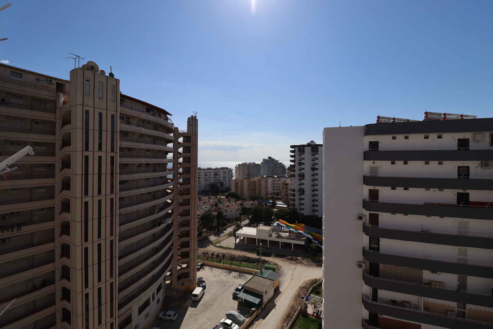 MERSİN ERDEMLİ TÖMÜK SEYRANBAĞLARI SİTESİ 3+1 YÜKSEK KAT SATILIK YAZLIK DAİRE