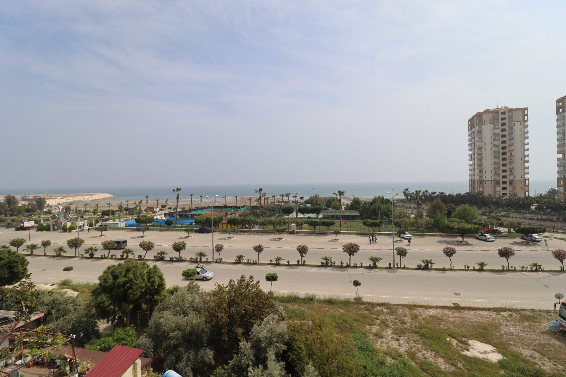 Mersin Erdemli Alata Sahilde Deniz Manzaralı Satılık Cepheleri Açık 2+1 Sıfır Daire