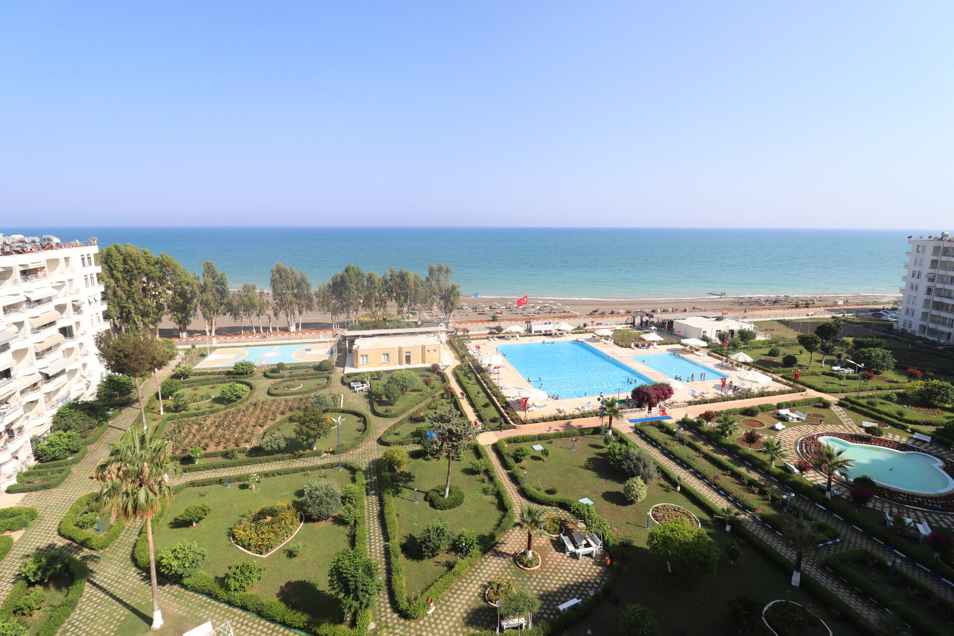 Mersin Erdemli Arpaçbahşiş Güneş 3 Sitesi Eşyalı satılık 2+1 Denize Sıfır Daire