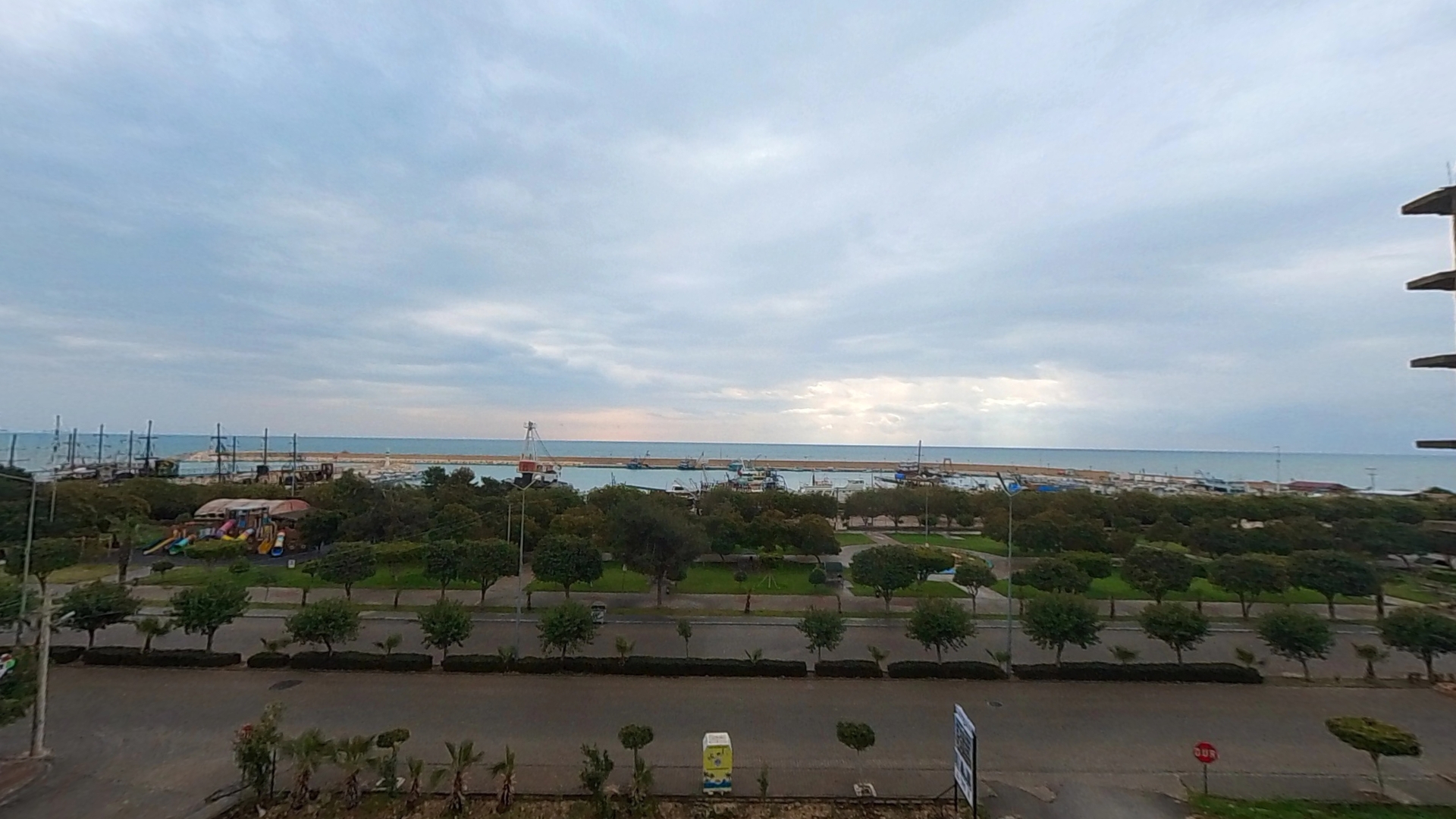 Mersin Erdemli Alata Boran 10 Denize Sıfır Satılık 2+1 Daire