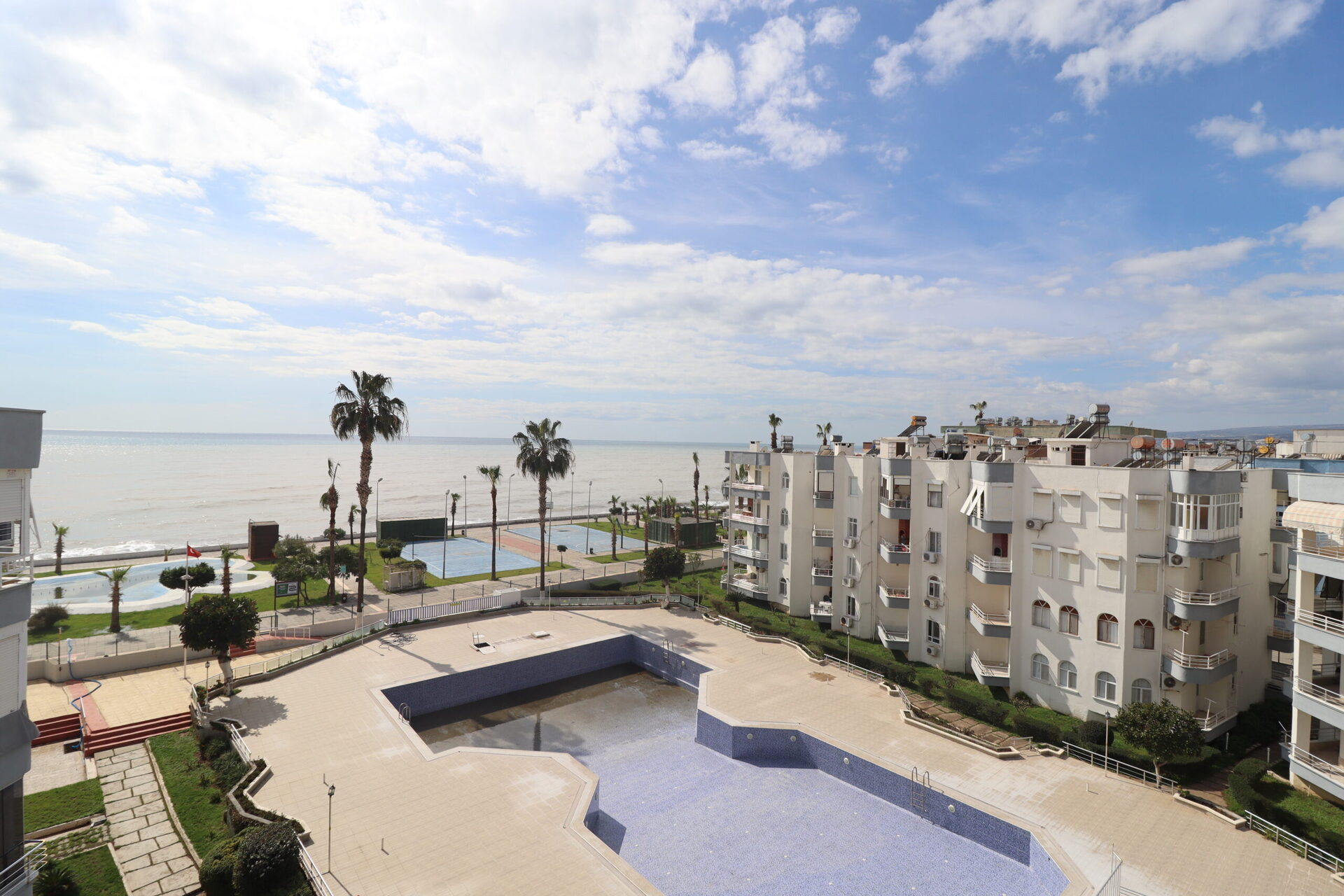 Mersin Erdemli Erdemkent Sitesi Satılık 3+1 Köşe Daire
