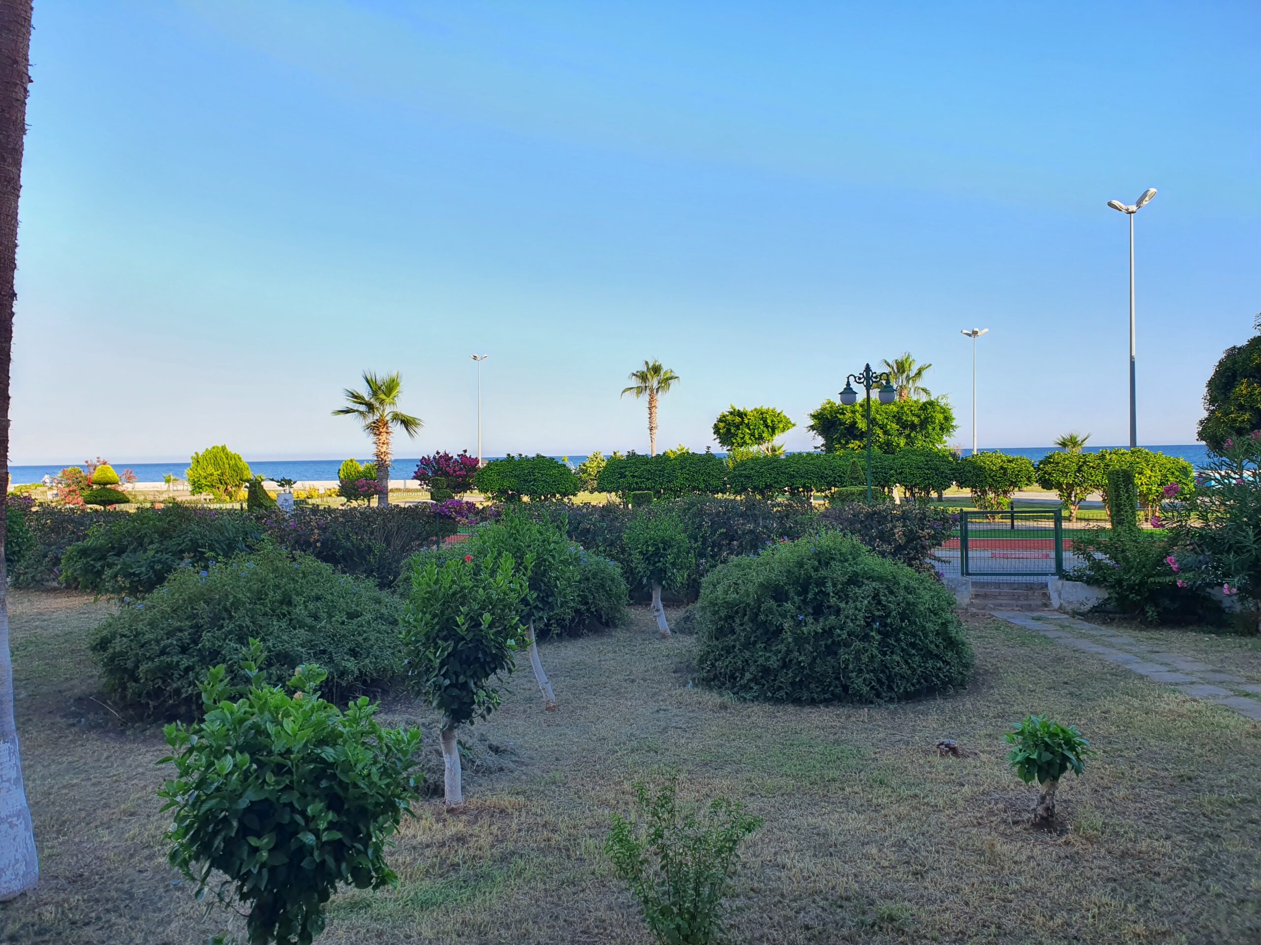 Erdemli Erciyes Sitesi Denize Sıfır Satılık Daire