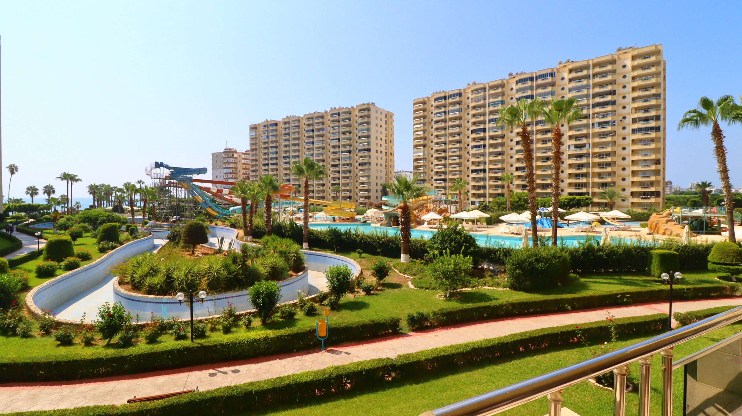 Mersin Erdemli Çeşmeli Liparis 5 Tatil Köyü Satılık 3+1 Yazlık