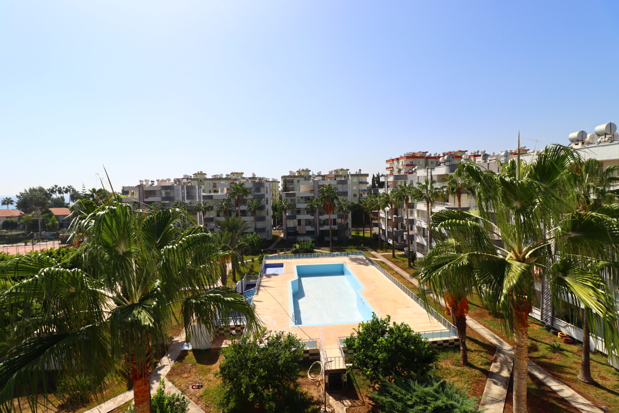 Mersin Erdemli Kargıpınarı Bahama Sitesi Satılık 3+1 Teras Katı Daire