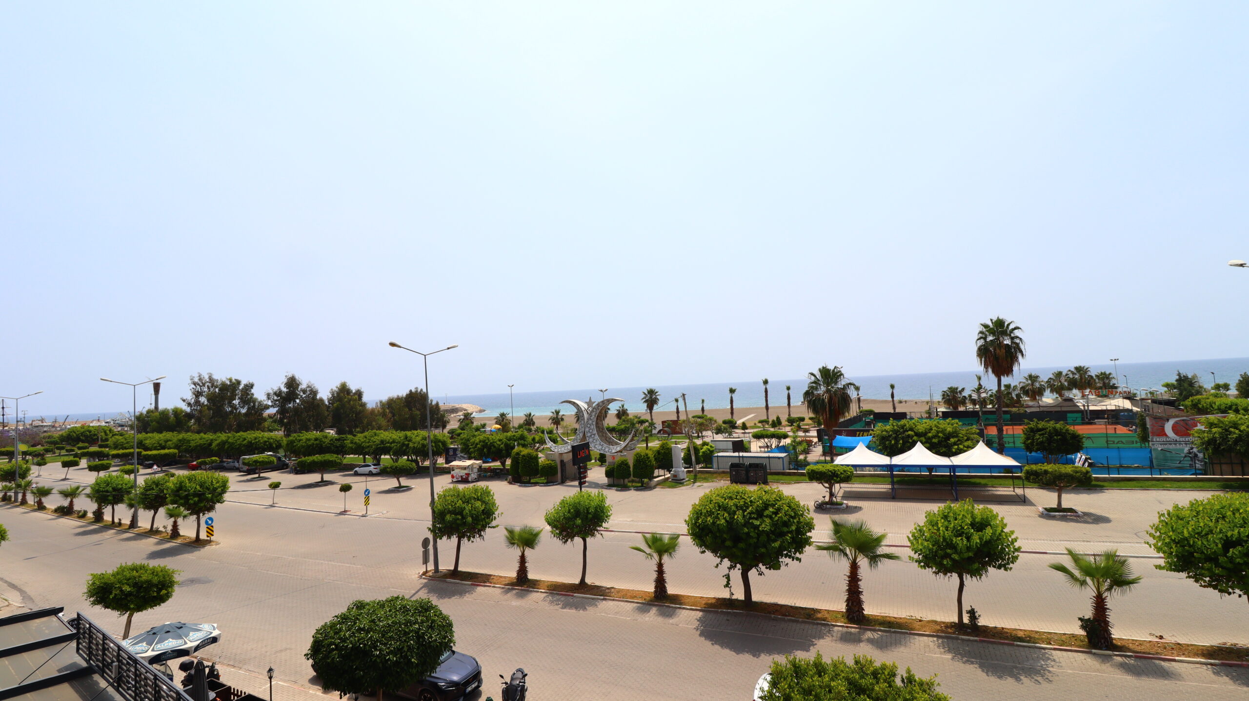 3+1 Wohnung mit Meerblick zum Verkauf in Mersin Erdemli Alata Marina