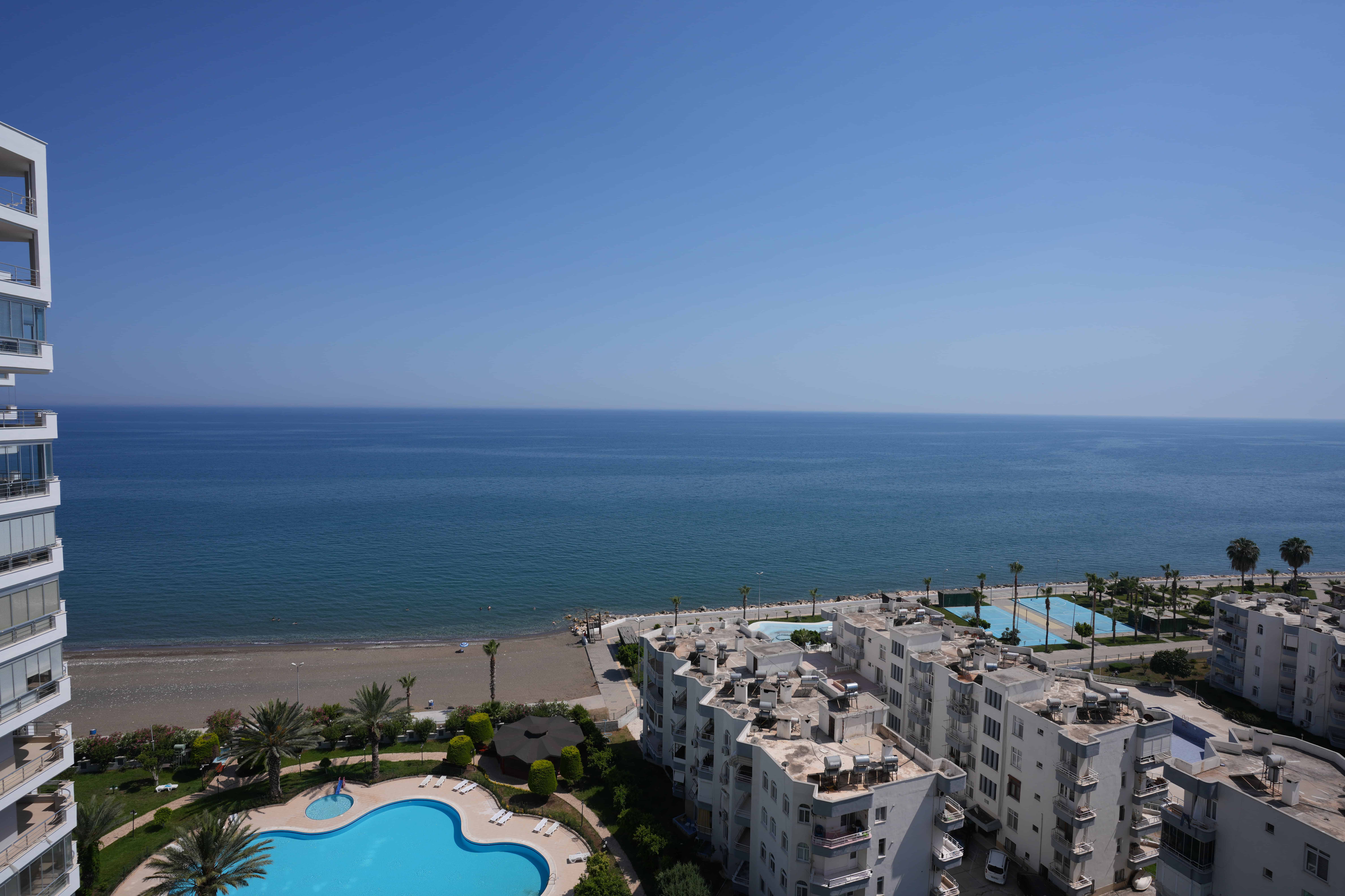 Mersin Erdemli Alatapark Seafront 4+1 Wohnung zu verkaufen