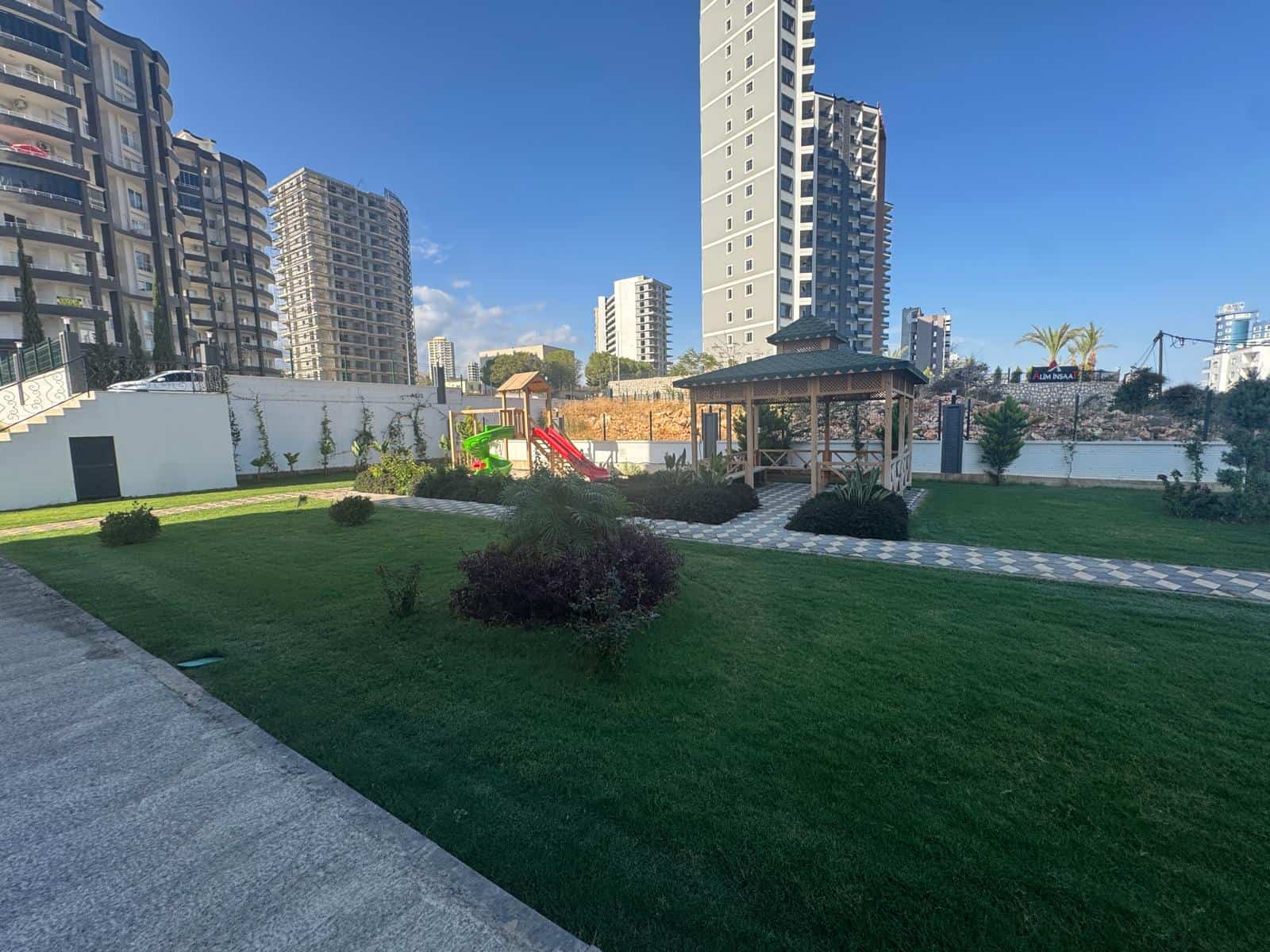 Mersin Erdemli Ayaş Bluesea 2+1 Wohnung zum Verkauf in der Nähe des Meeres