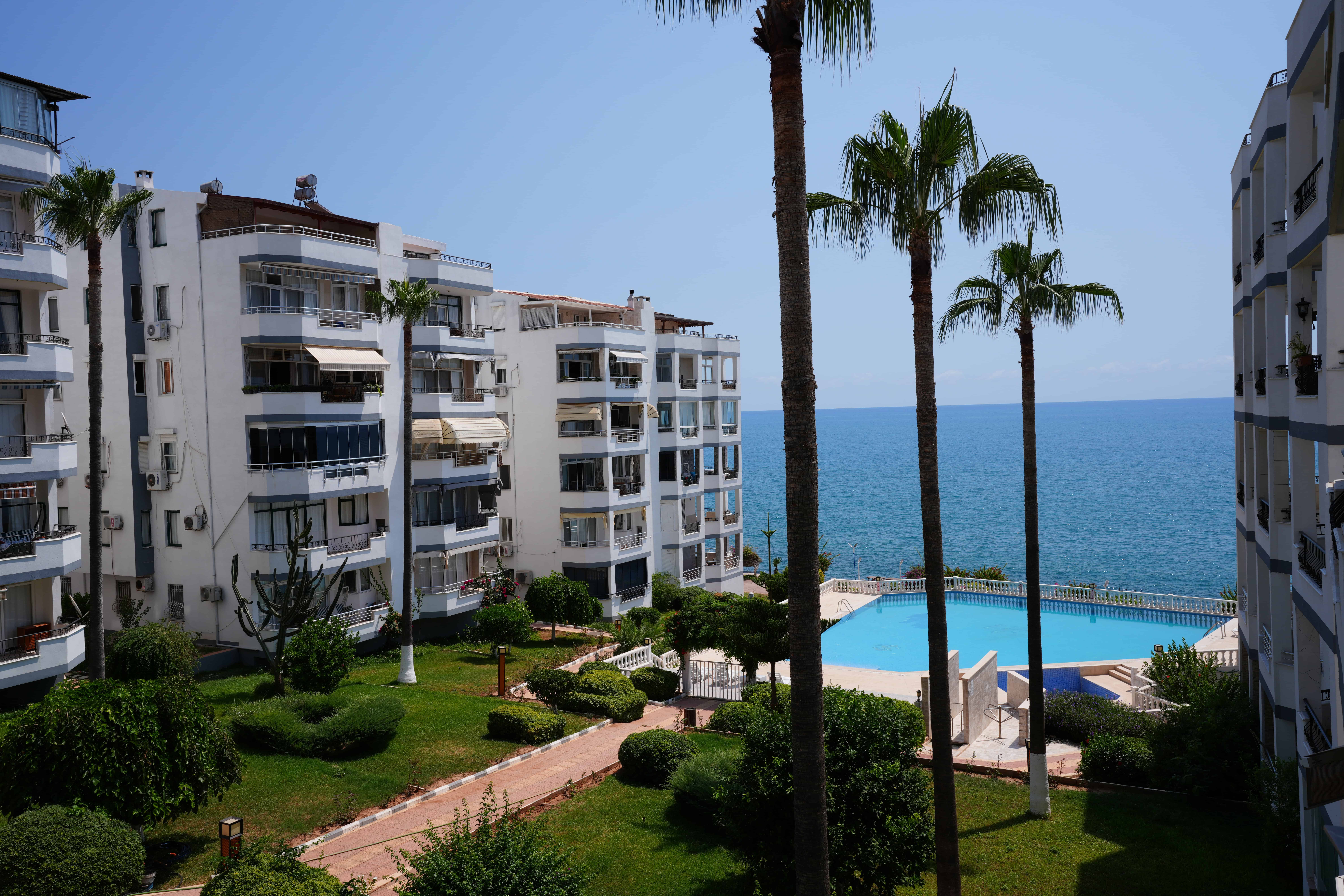 Mersin Erdemli Ayaş Club Alga Sitesi Denize Sıfır 3+1 Satılık Yazlık Daire