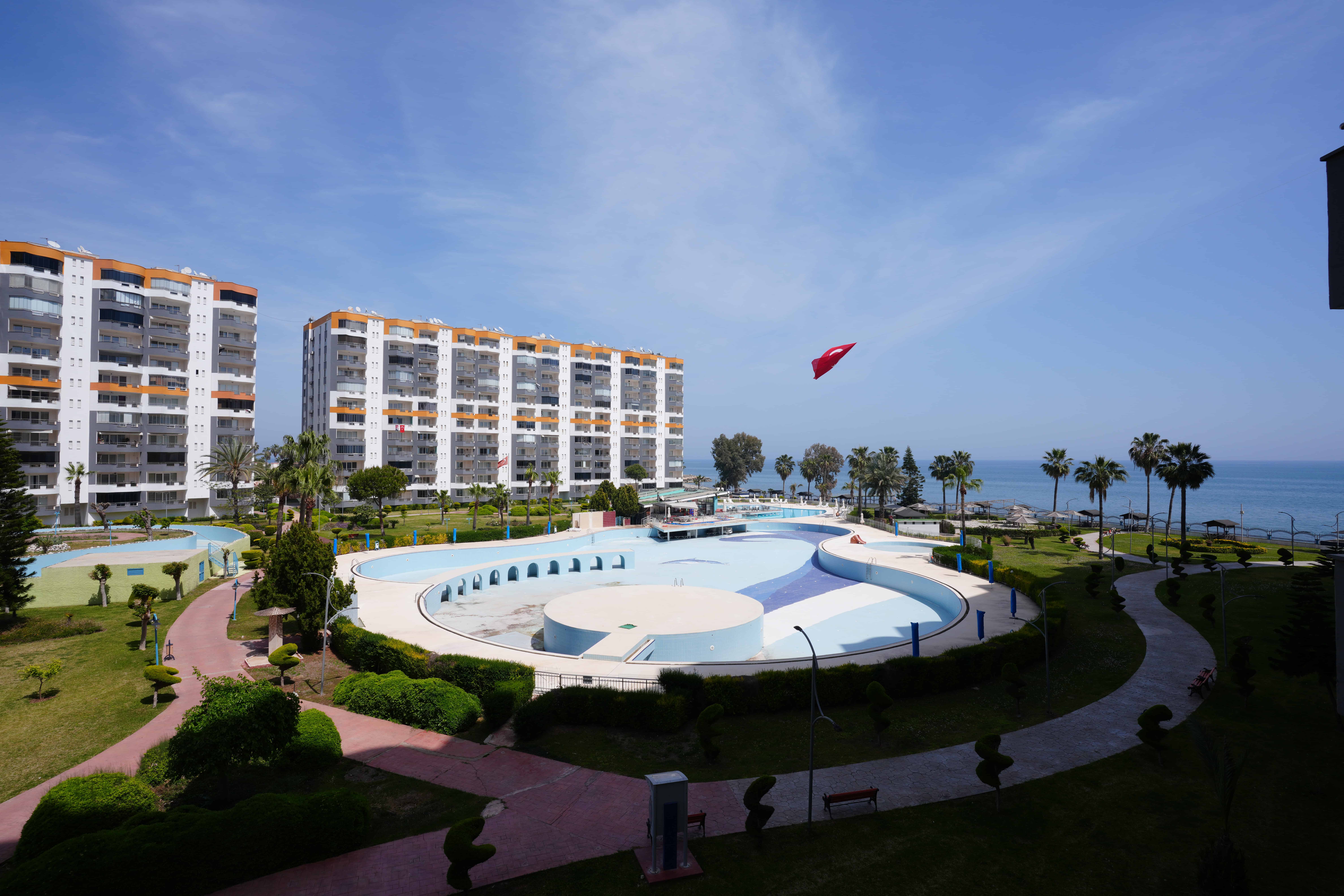 Mersin Erdemli Kargıpınarı Denize Sıfır Queenaba Sitesi E Blok   Satılık   3+1 Eşyalı Daire