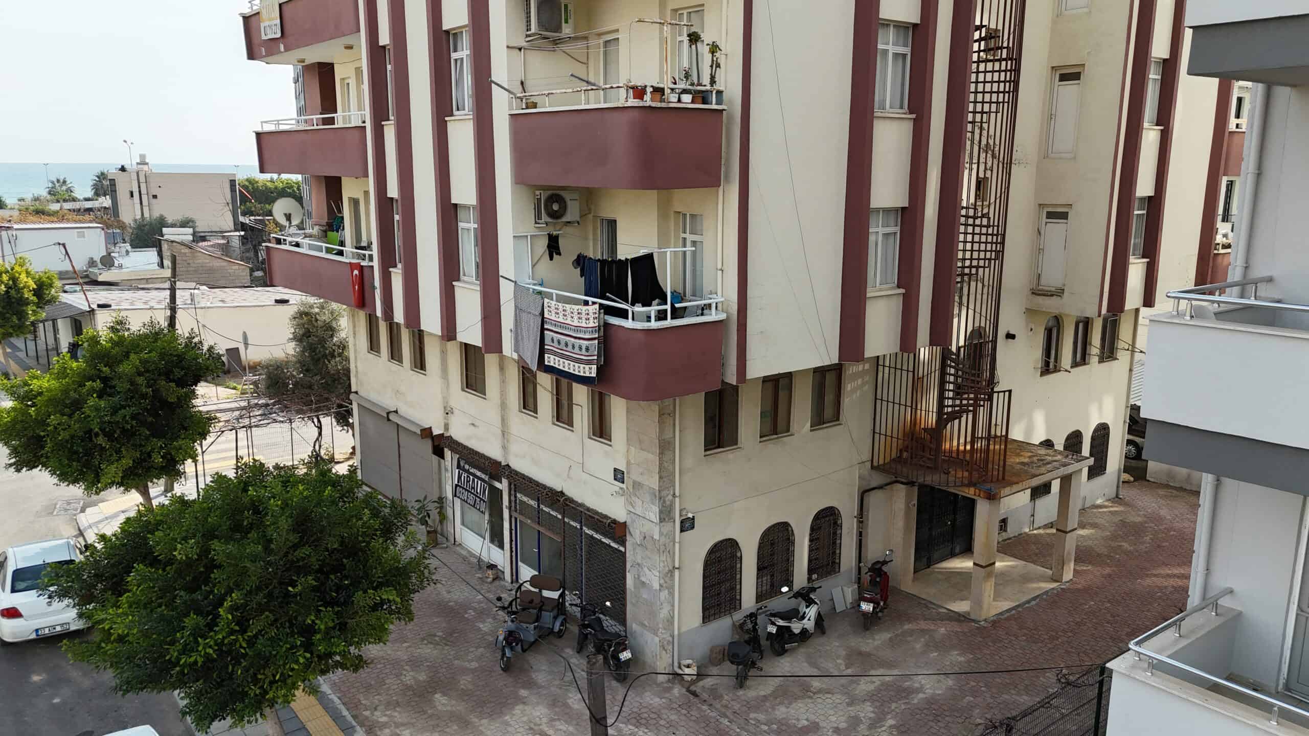 Mersin Erdemli Alata Mahallesi Gençlik Caddesi Denize Yakın Kiralık Dükkan