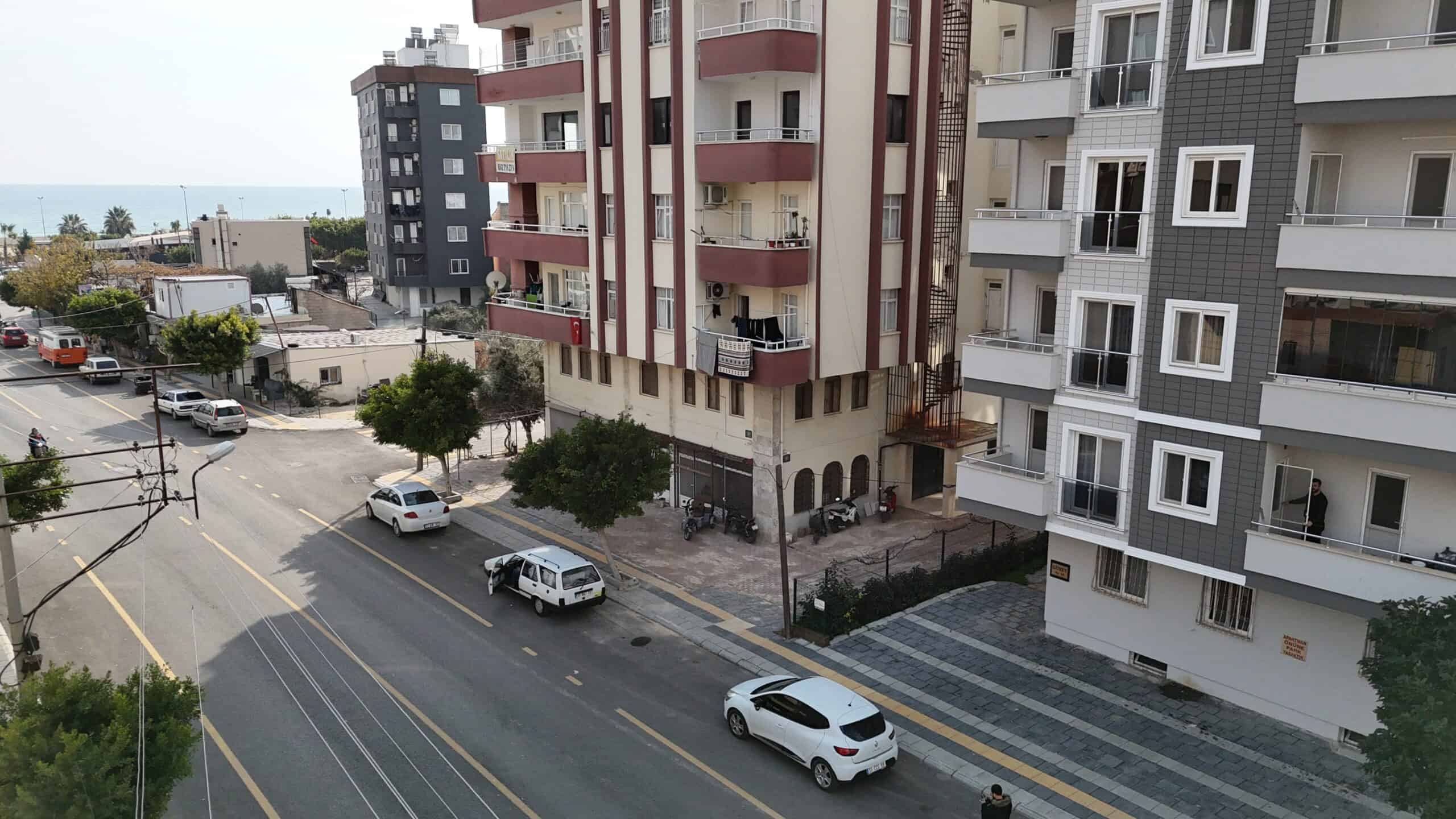 Mersin Erdemli Alata Mahallesi Gençlik Caddesi Denize Yakın Kiralık Dükkan