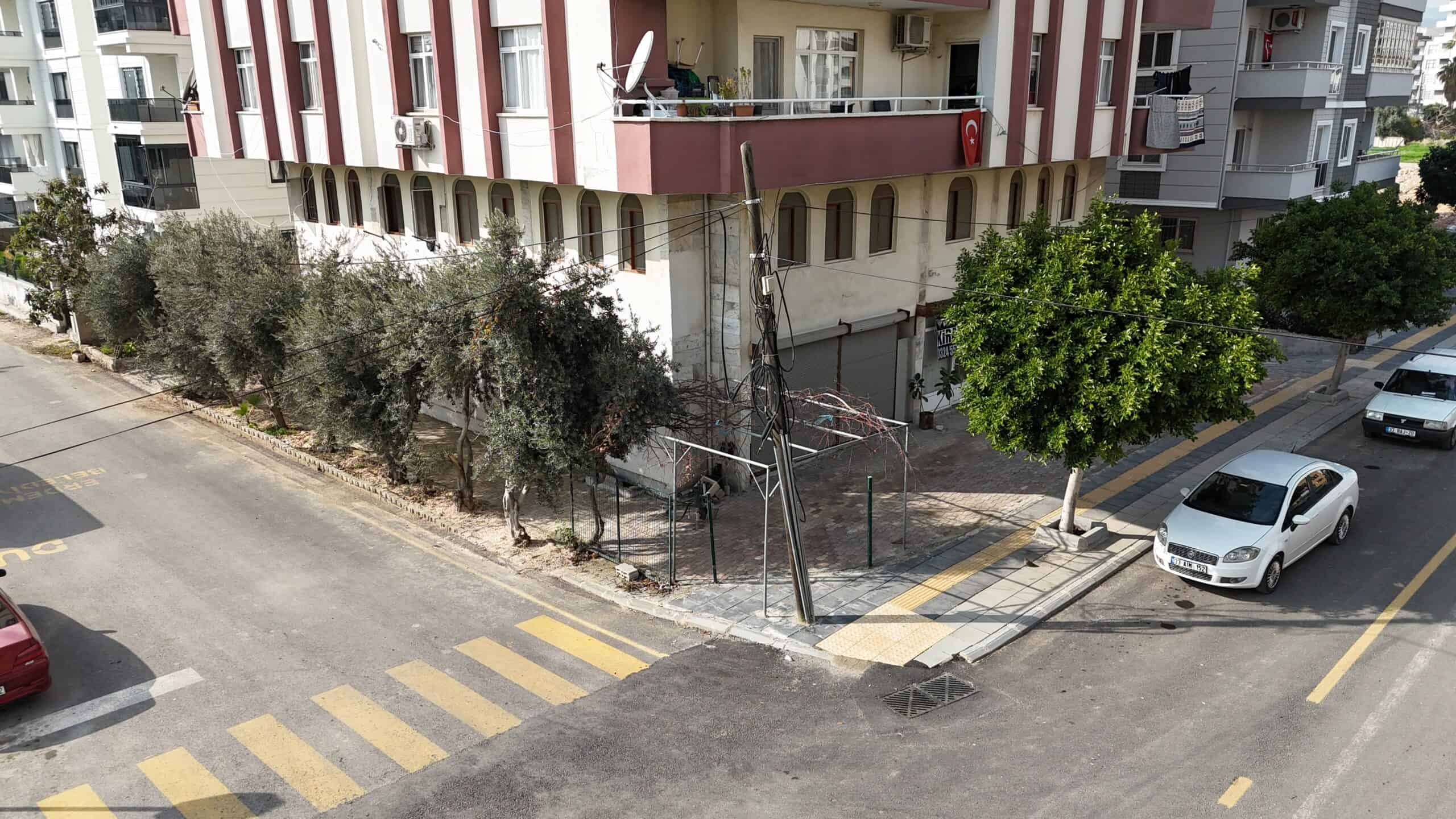 Mersin Erdemli Alata Mahallesi Gençlik Caddesi Denize Yakın Kiralık Dükkan