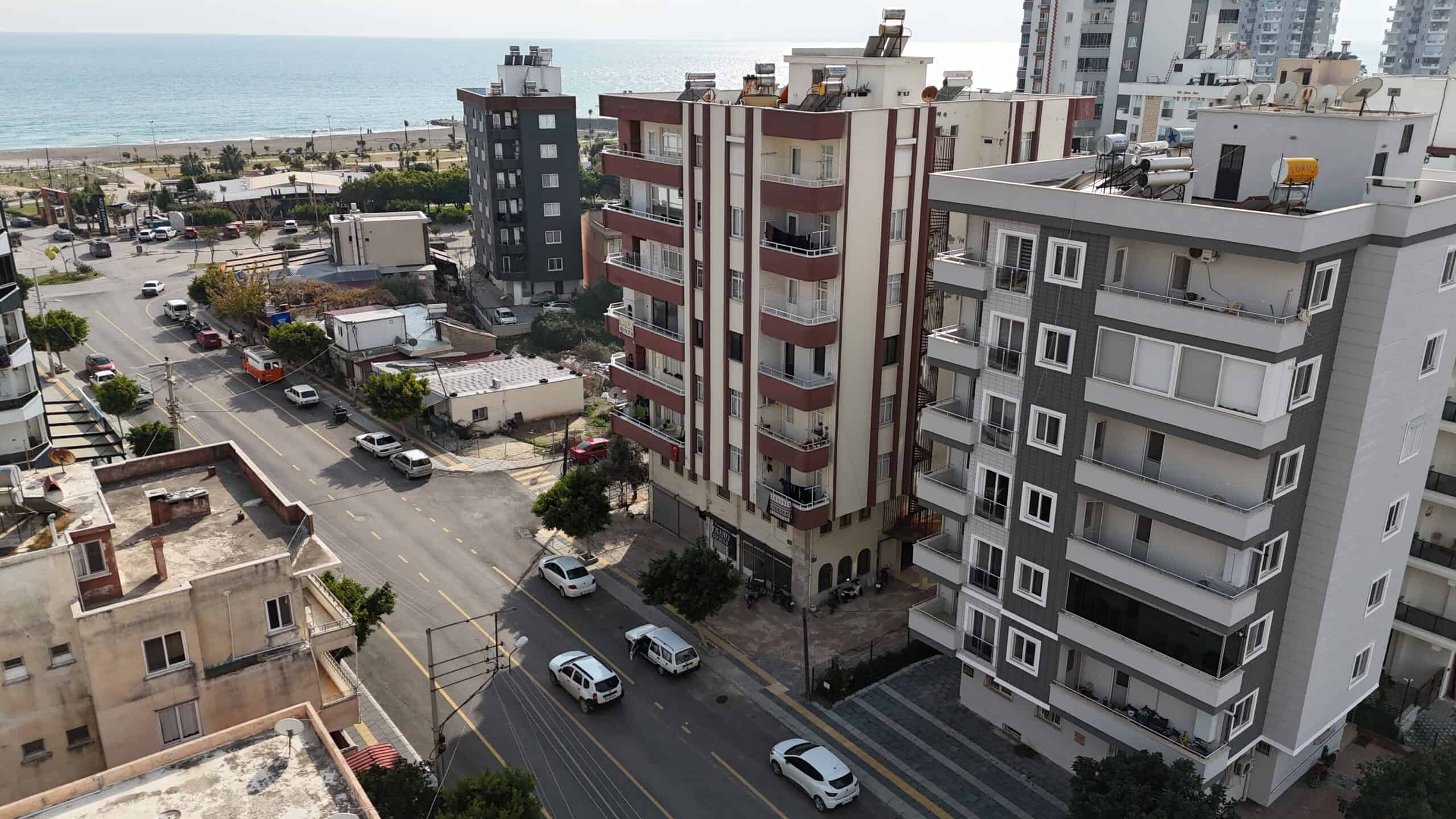 Mersin Erdemli Alata Mahallesi Gençlik Caddesi Denize Yakın Kiralık Dükkan