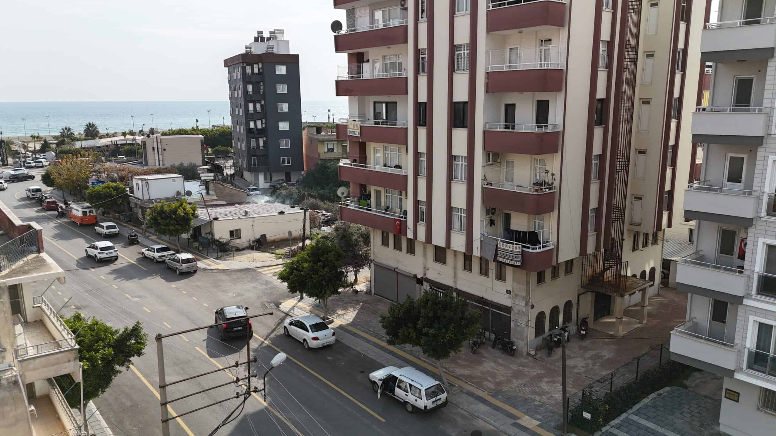 Mersin Erdemli Alata Mahallesi Gençlik Caddesi Denize Yakın Kiralık Dükkan