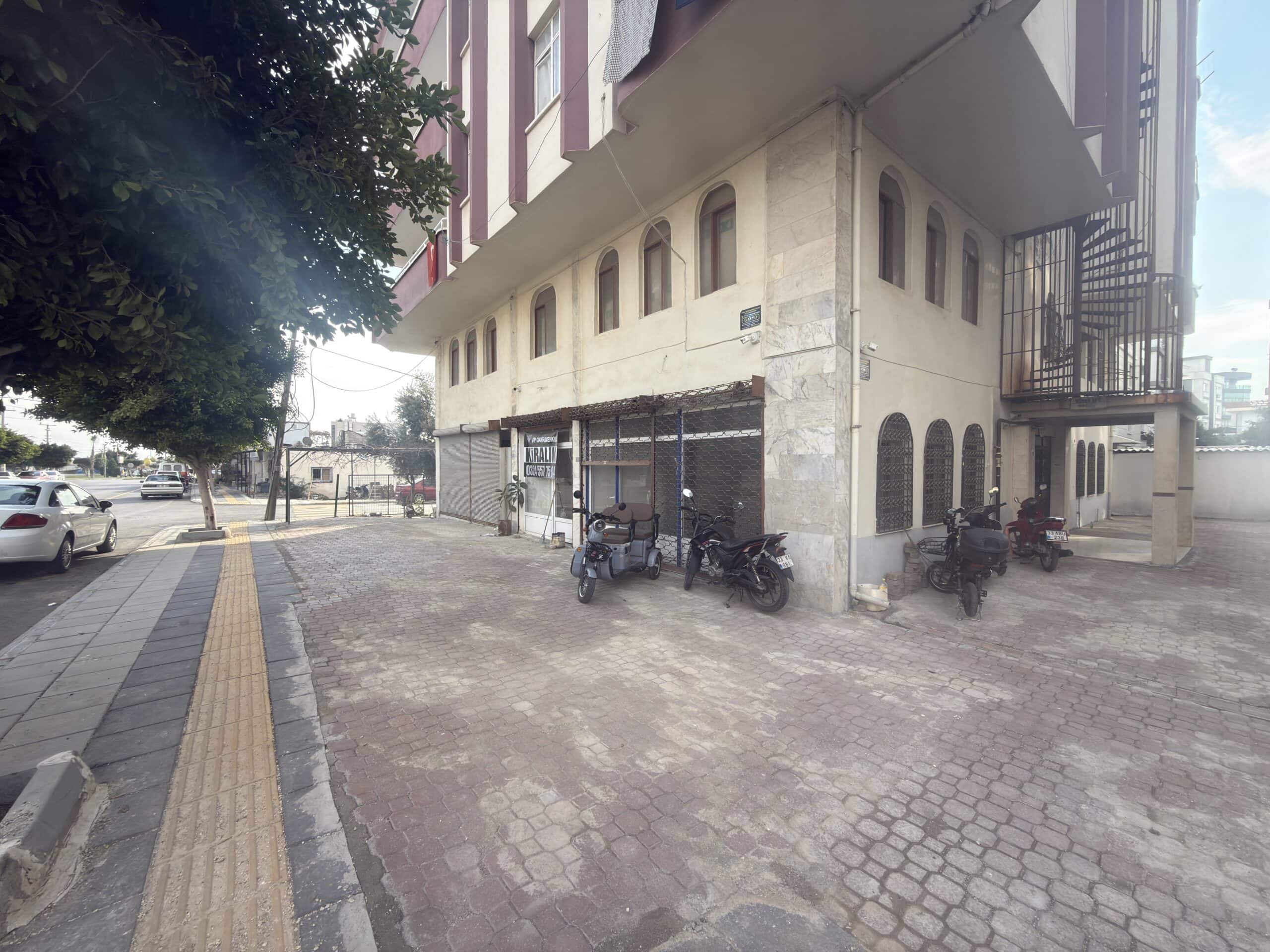 Mersin Erdemli Alata Mahallesi Gençlik Caddesi Denize Yakın Kiralık Dükkan