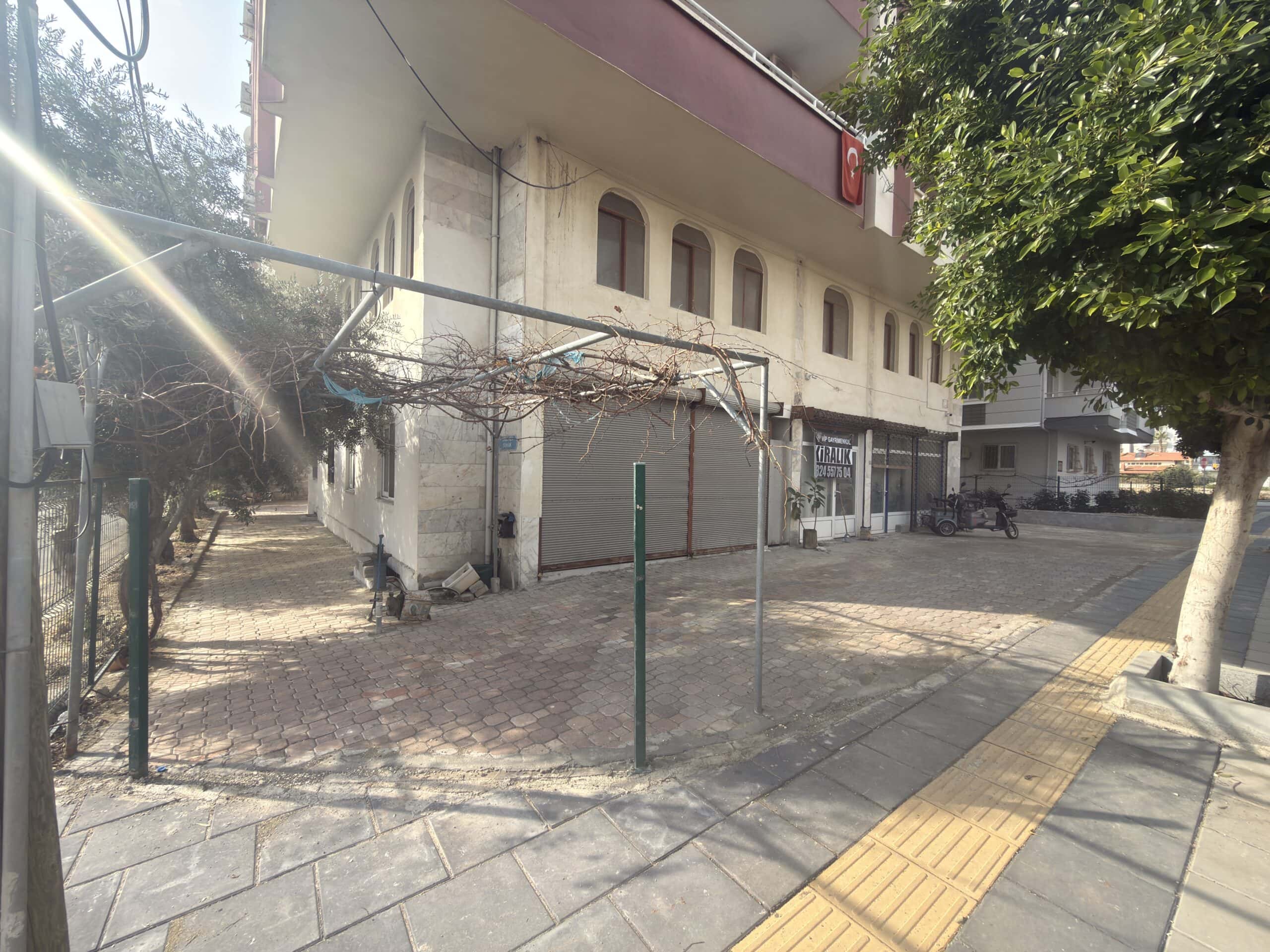 Mersin Erdemli Alata Mahallesi Gençlik Caddesi Denize Yakın Kiralık Dükkan