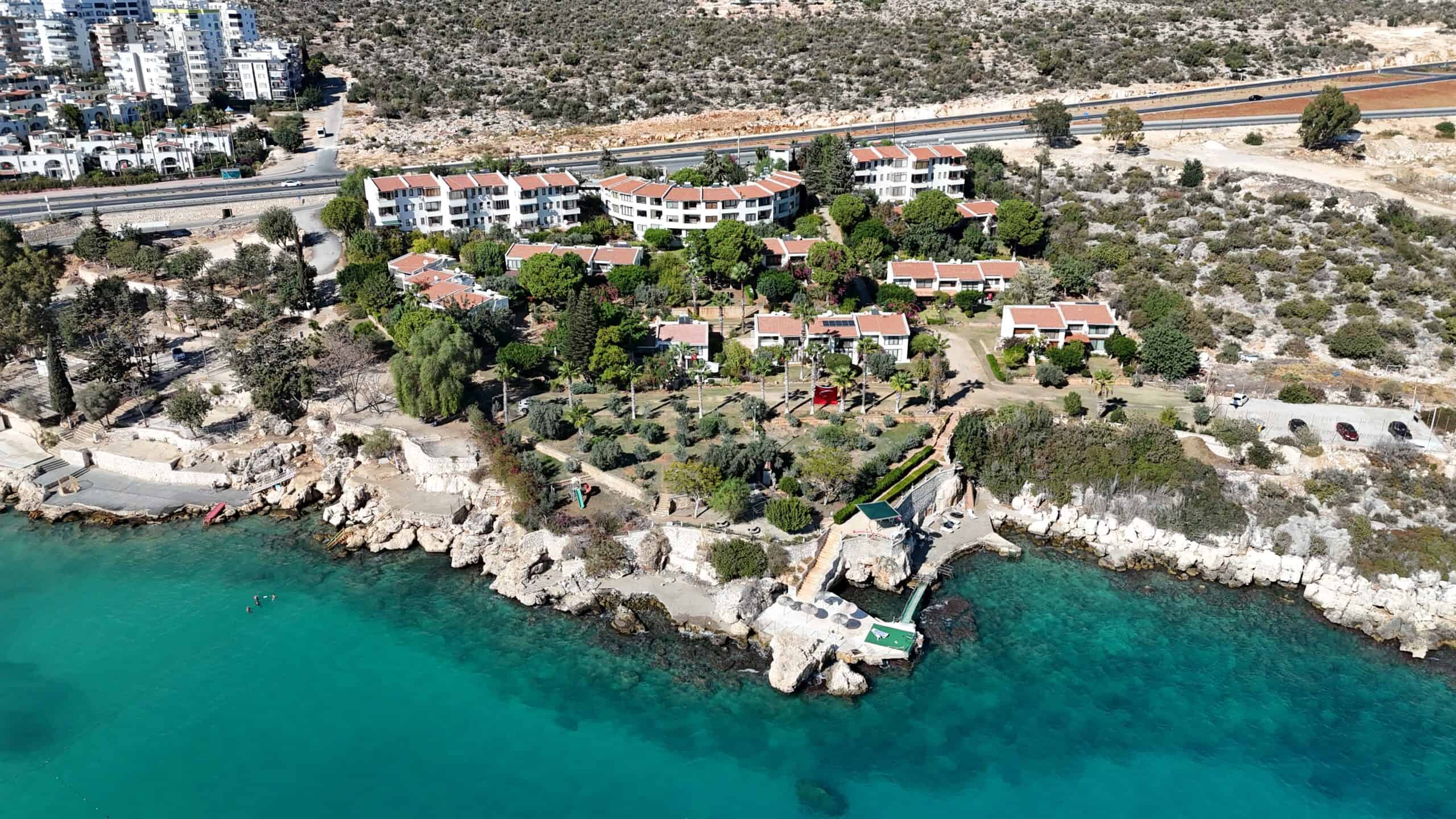 Mersin Silifke Susanoğlu Denize Sıfır  Susankent Sitesi  Eşyalı  Satılık 2.5+1 Villa