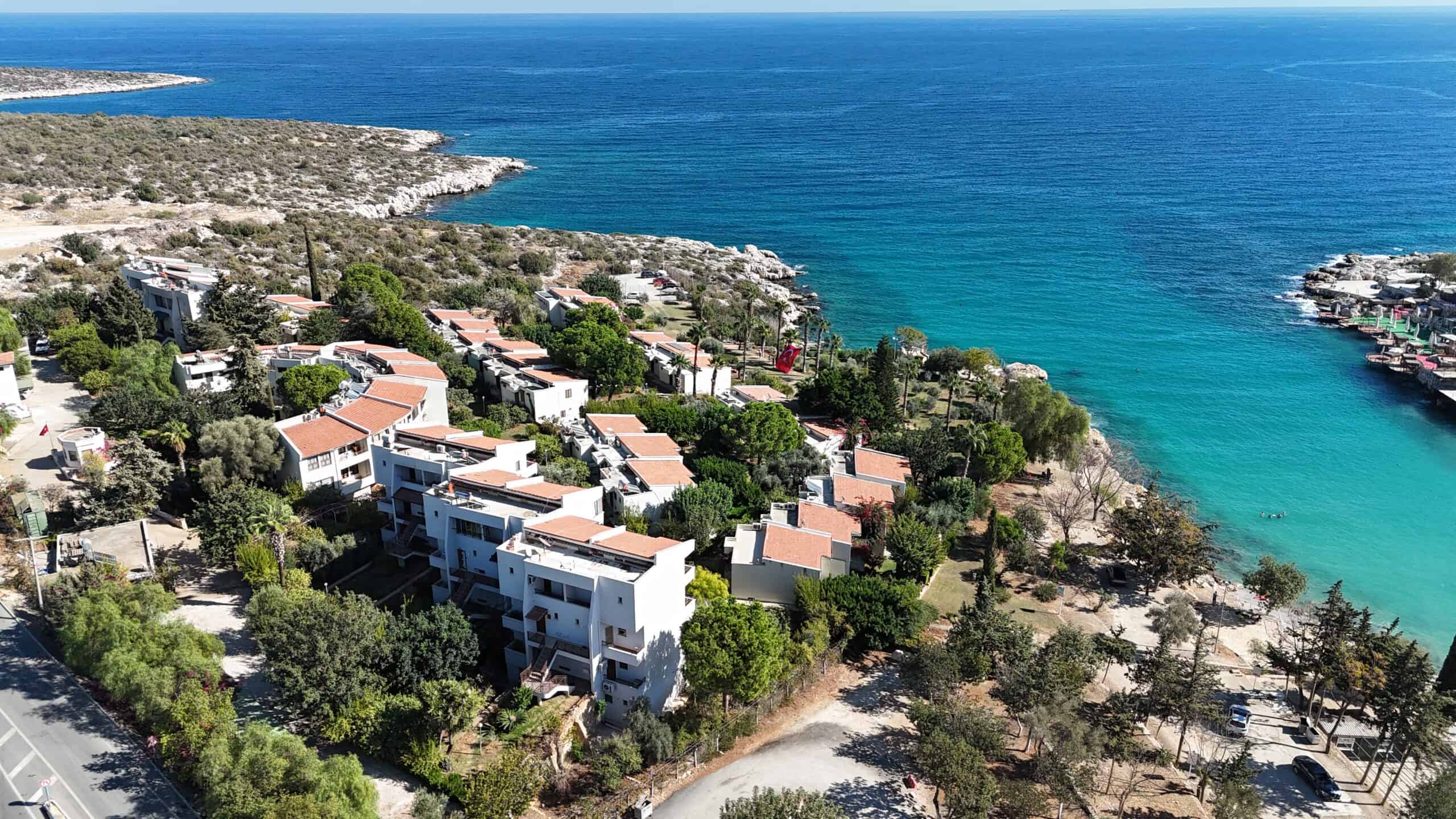 Mersin Silifke Susanoğlu Denize Sıfır  Susankent Sitesi  Eşyalı  Satılık 2.5+1 Villa