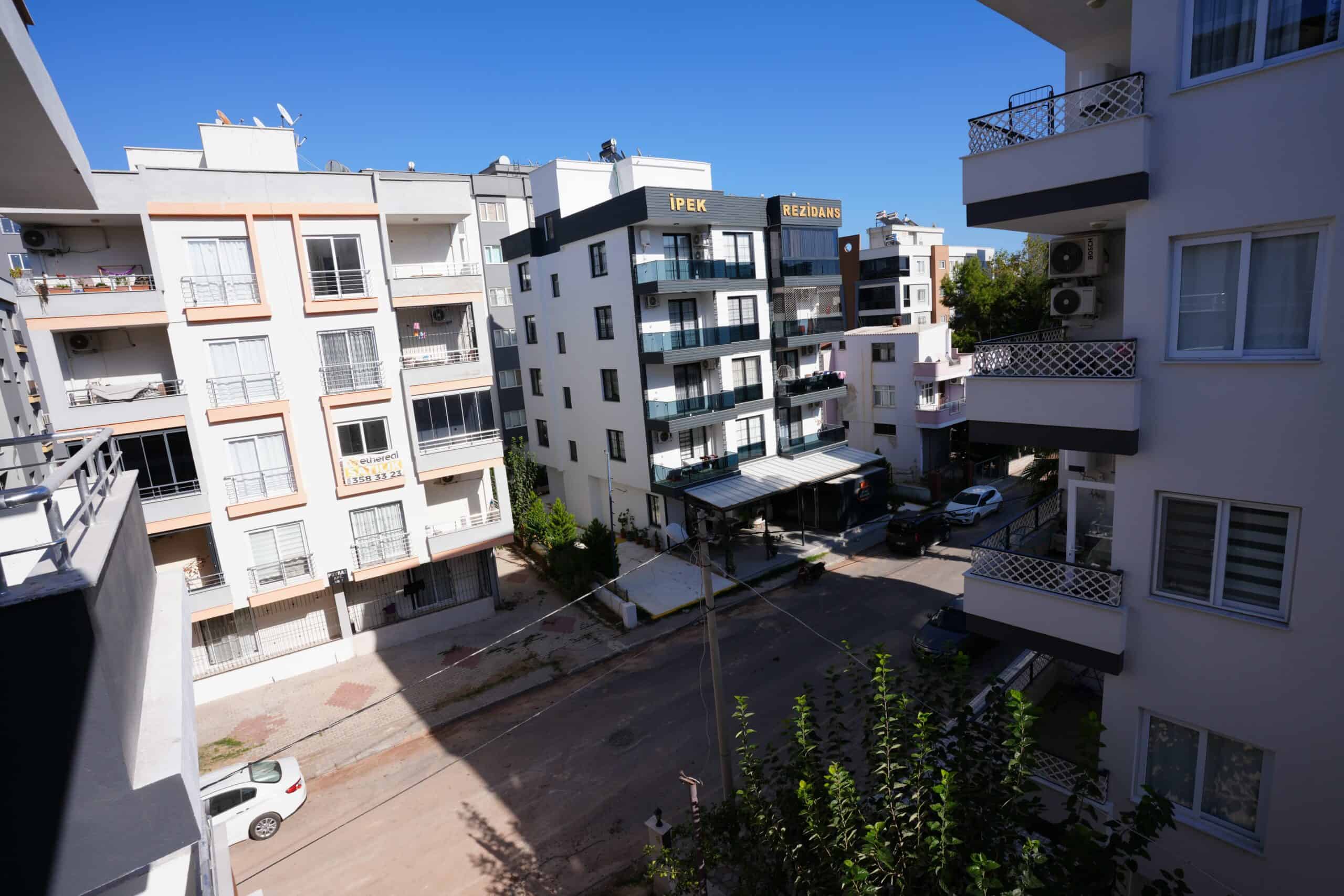 Mersin Erdemli Alata Denize Yakın Satılık 1+1 Geniş Daire