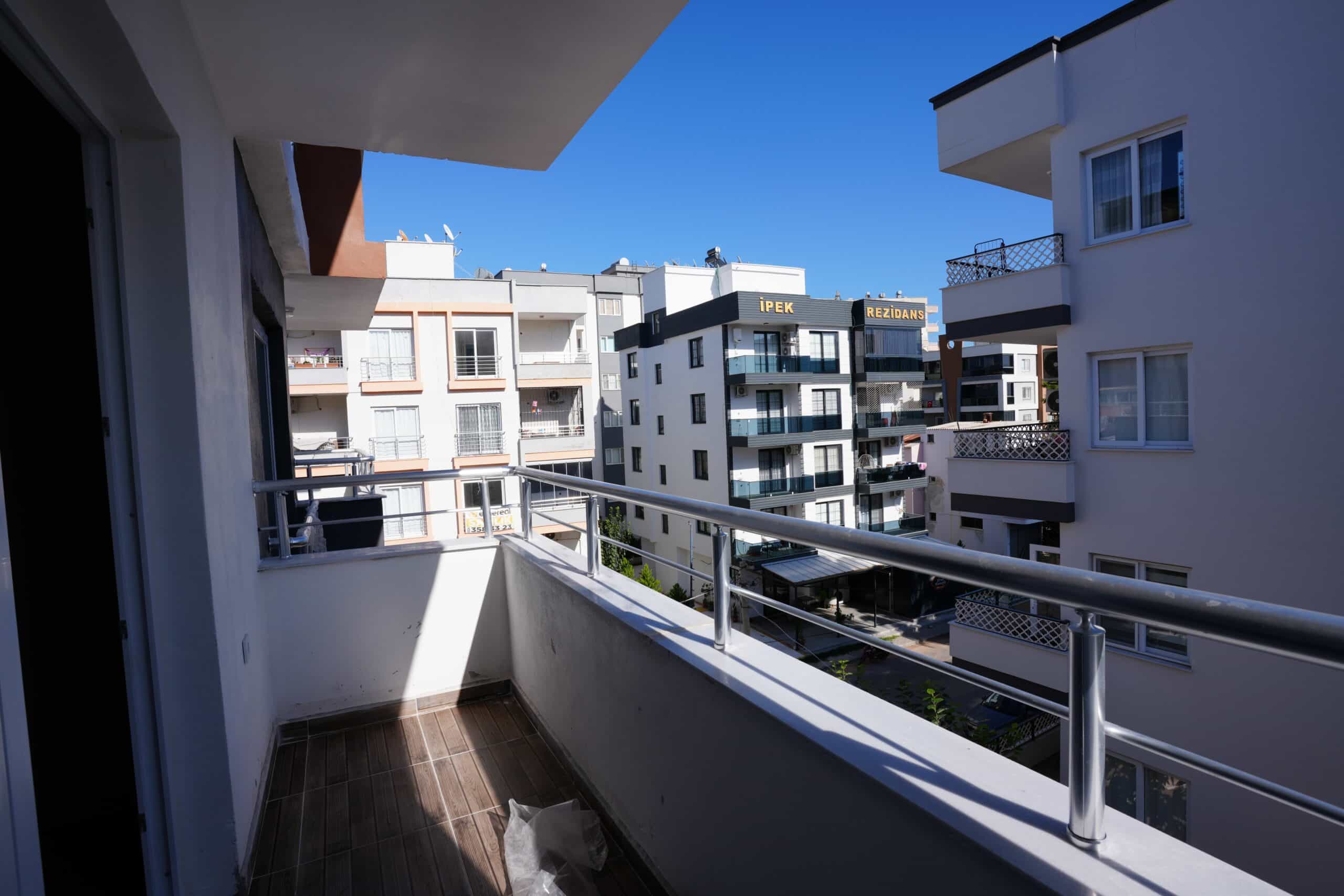 Mersin Erdemli Alata Denize Yakın Satılık 1+1 Geniş Daire