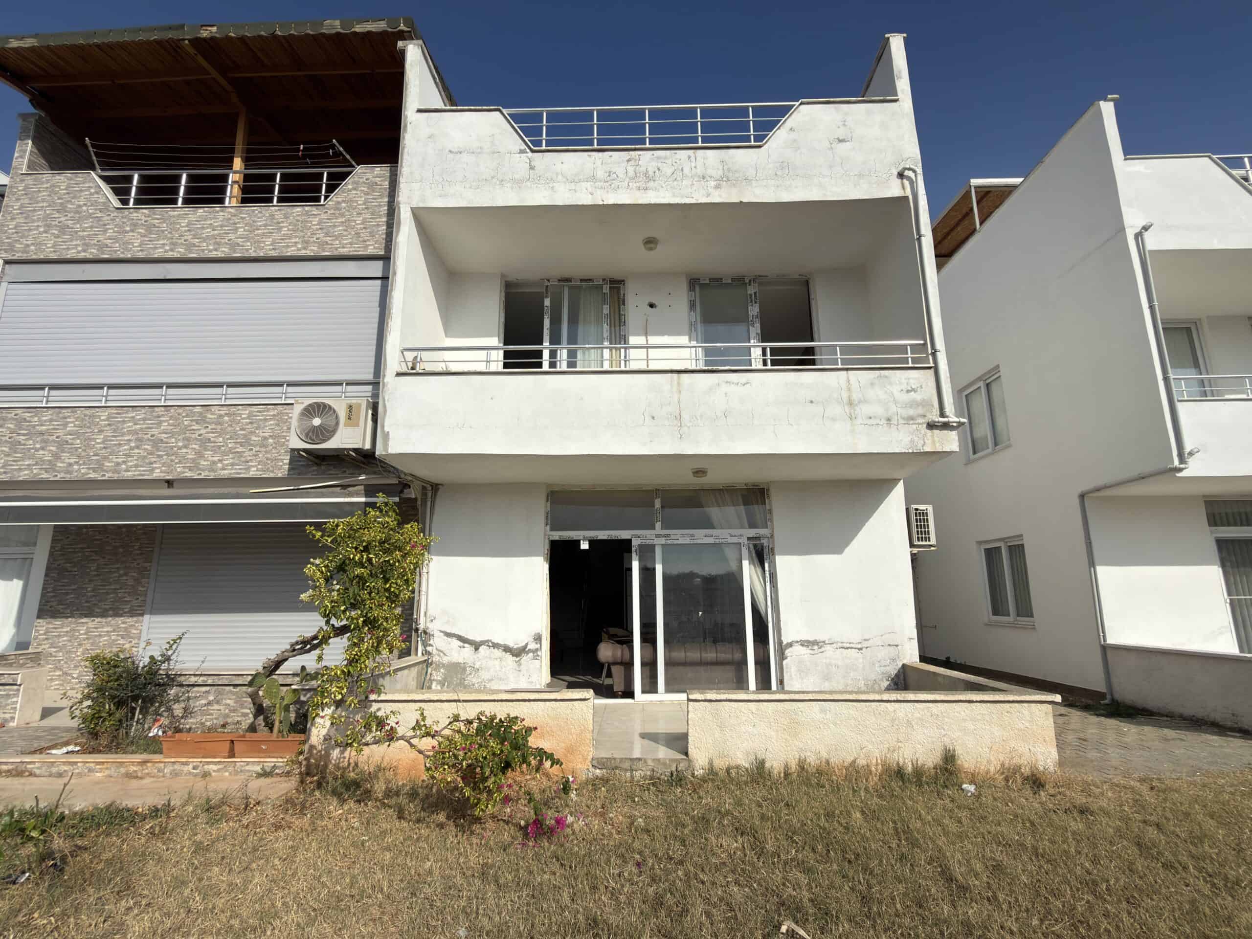 Mersin Erdemli Kızkalesi Denize Sıfır Kale Sitesi Satılık 4+1 Villa