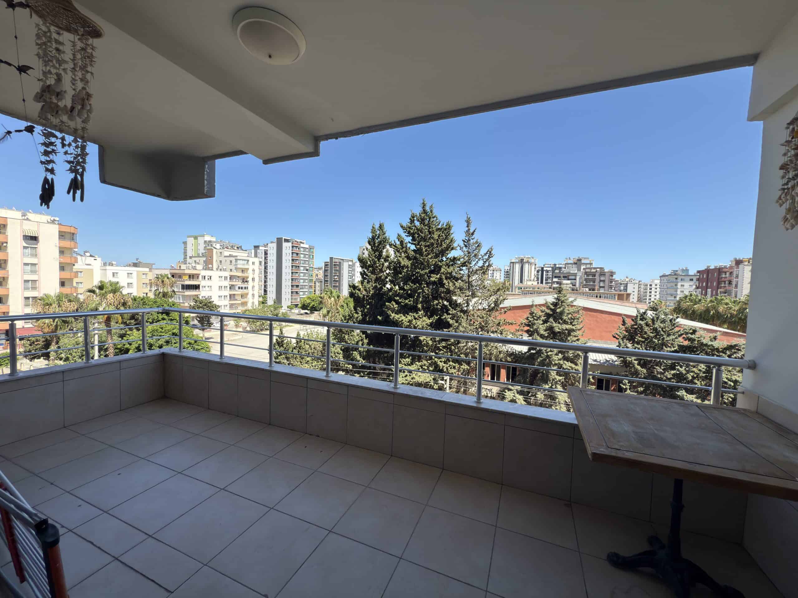 Mersin Erdemli Alata Oba Plaza Kiralık  4+1 Teras Katı  Daire