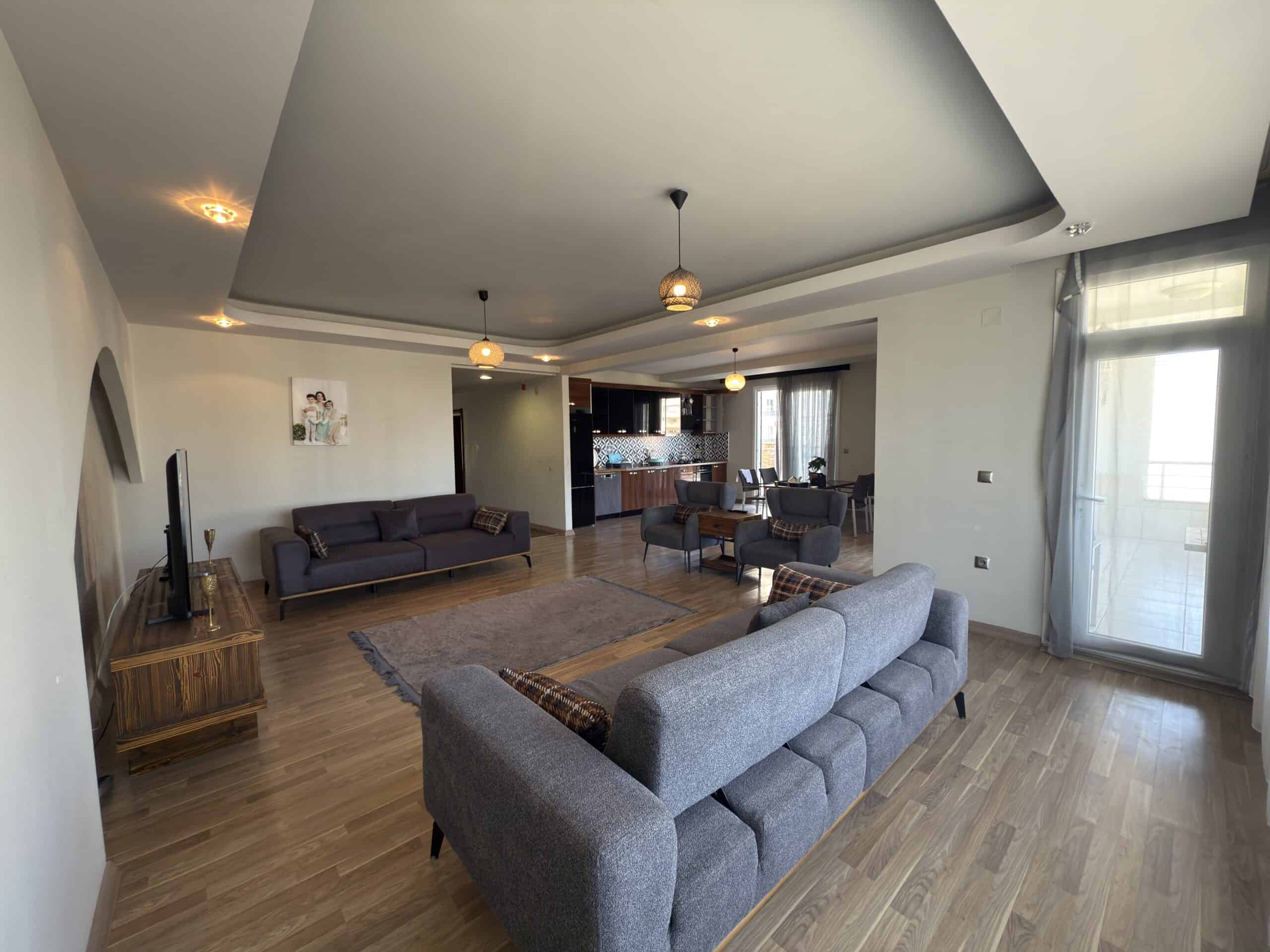 Mersin Erdemli Alata Oba Plaza Kiralık  4+1 Teras Katı  Daire