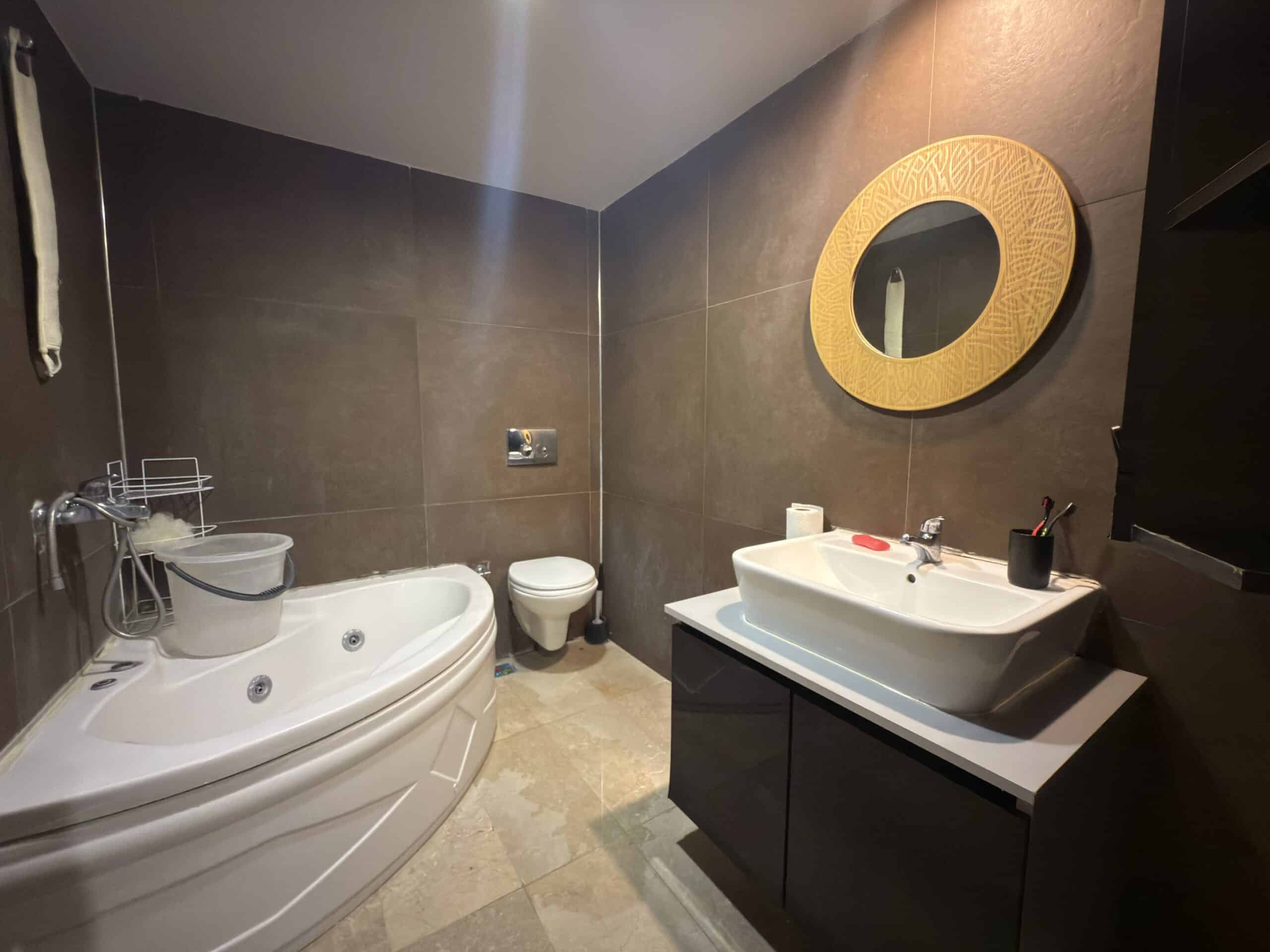 Mersin Erdemli Alata Oba Plaza Kiralık  4+1 Teras Katı  Daire