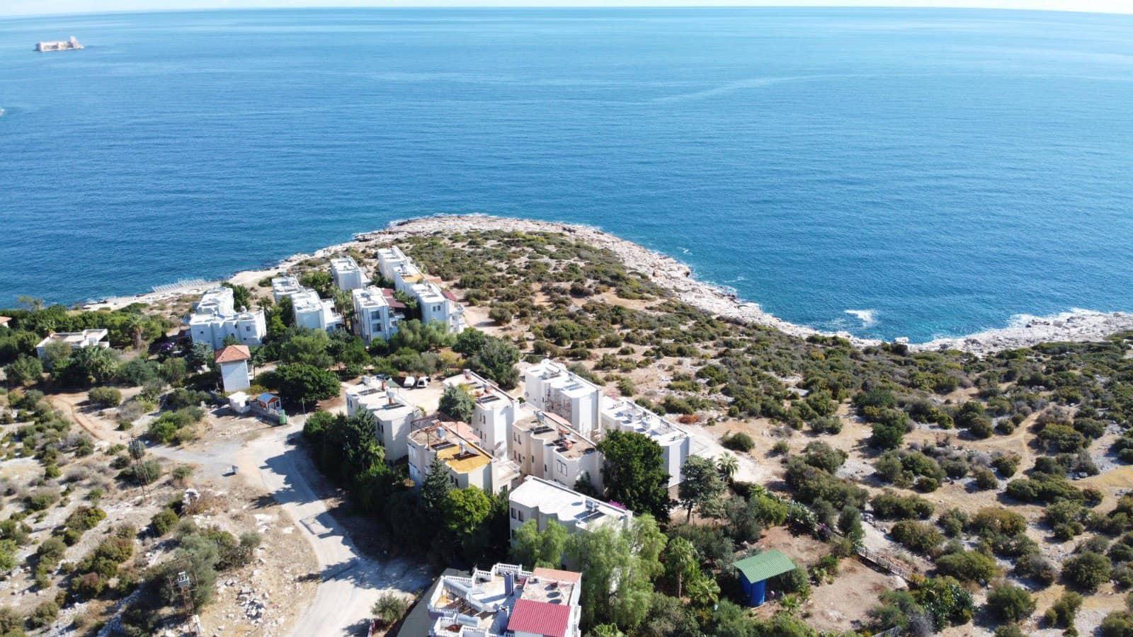 Mersin Silifke Narlıkuyu Denize Sıfır  Nazar Sitesi Satılık 4+1  Lüks Villa