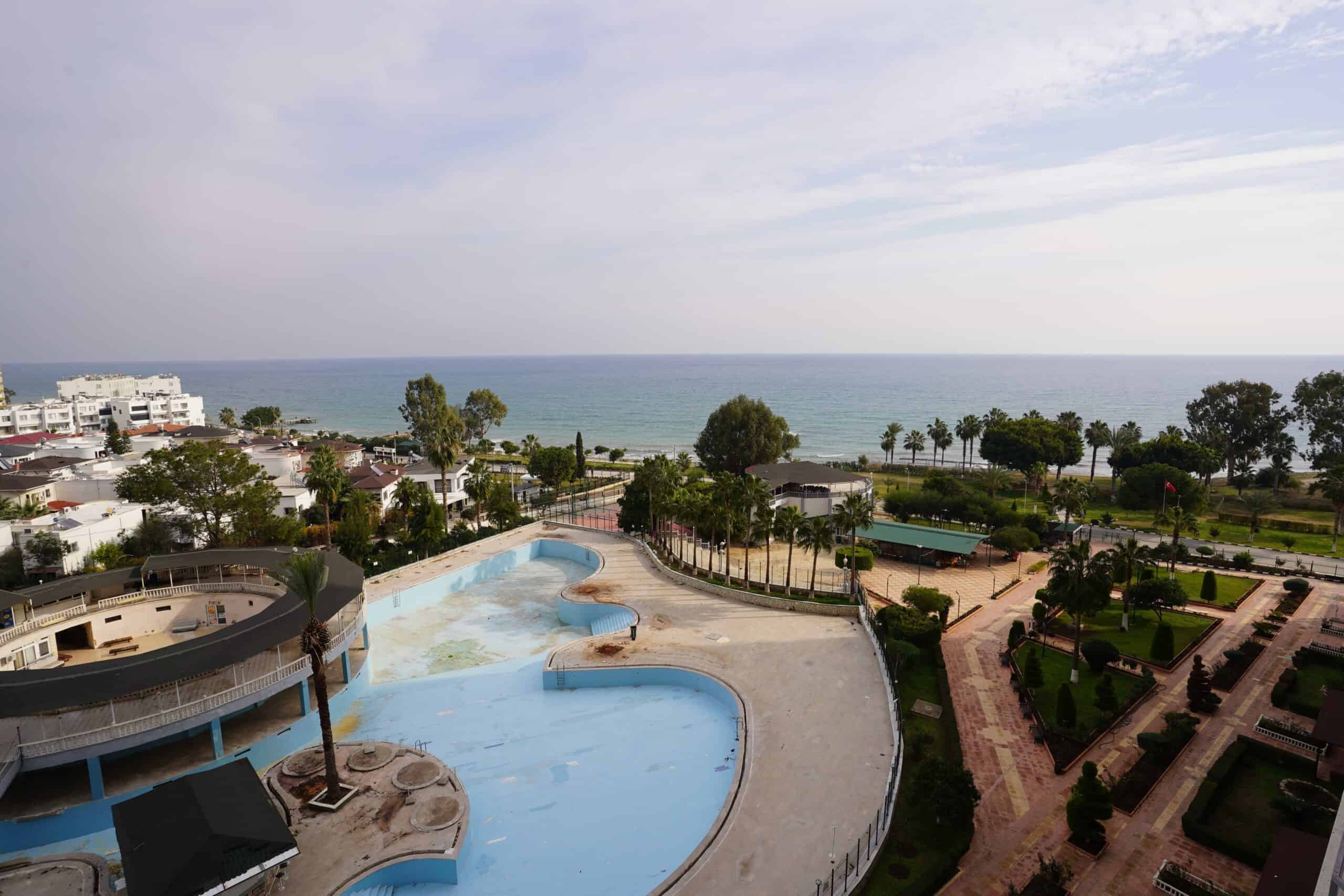 Mersin Tömük Flamingo 3 Sitesi Eşyalı 3+1 Köşe Daire