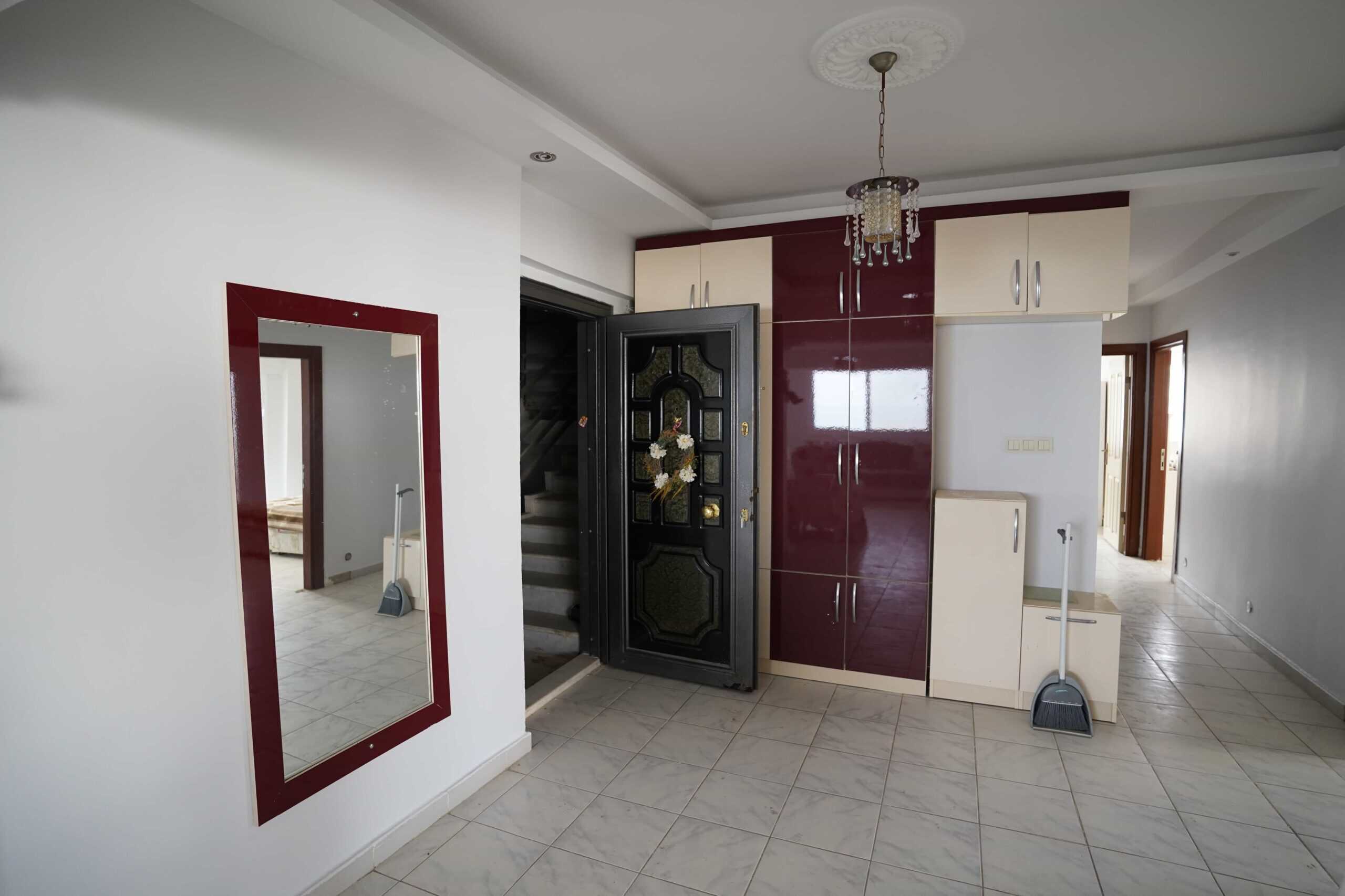 Mersin Tömük Flamingo 3 Sitesi Eşyalı 3+1 Köşe Daire