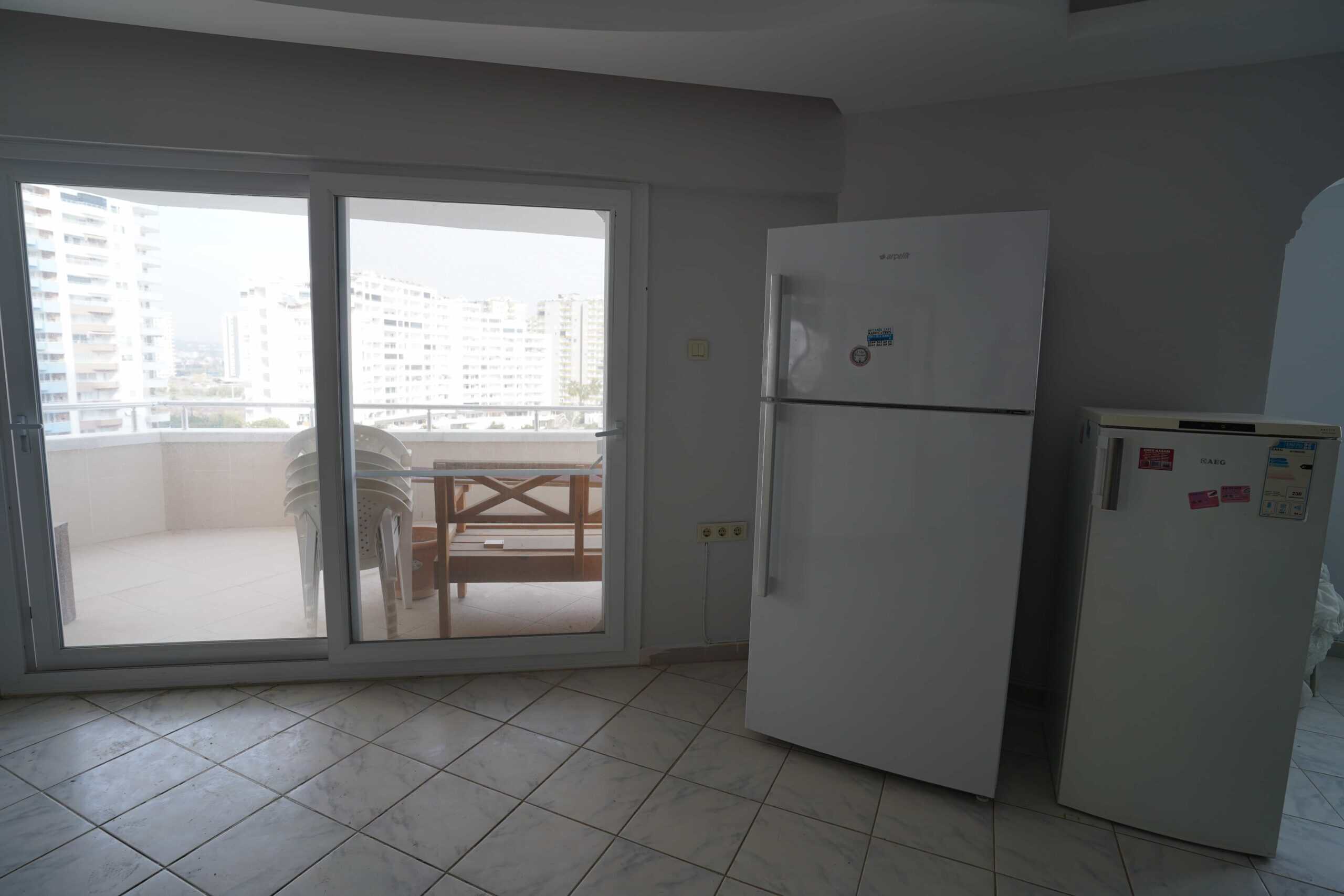 Mersin Tömük Flamingo 3 Sitesi Eşyalı 3+1 Köşe Daire
