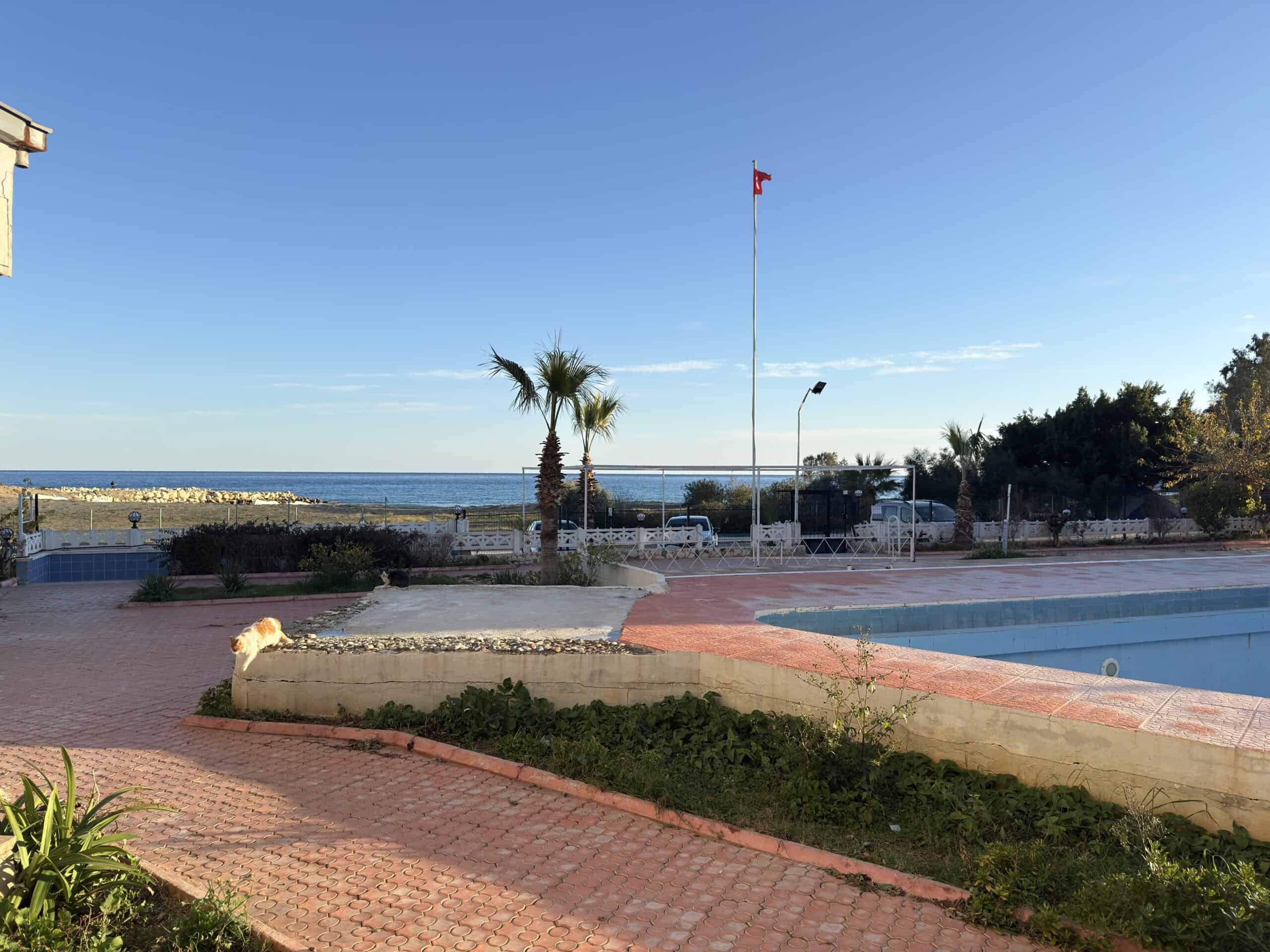Mersin Erdemli Kocahasanlı Gür Tur Sitesi Eşyalı Satılık 2+1 Bahçe Katı Daire