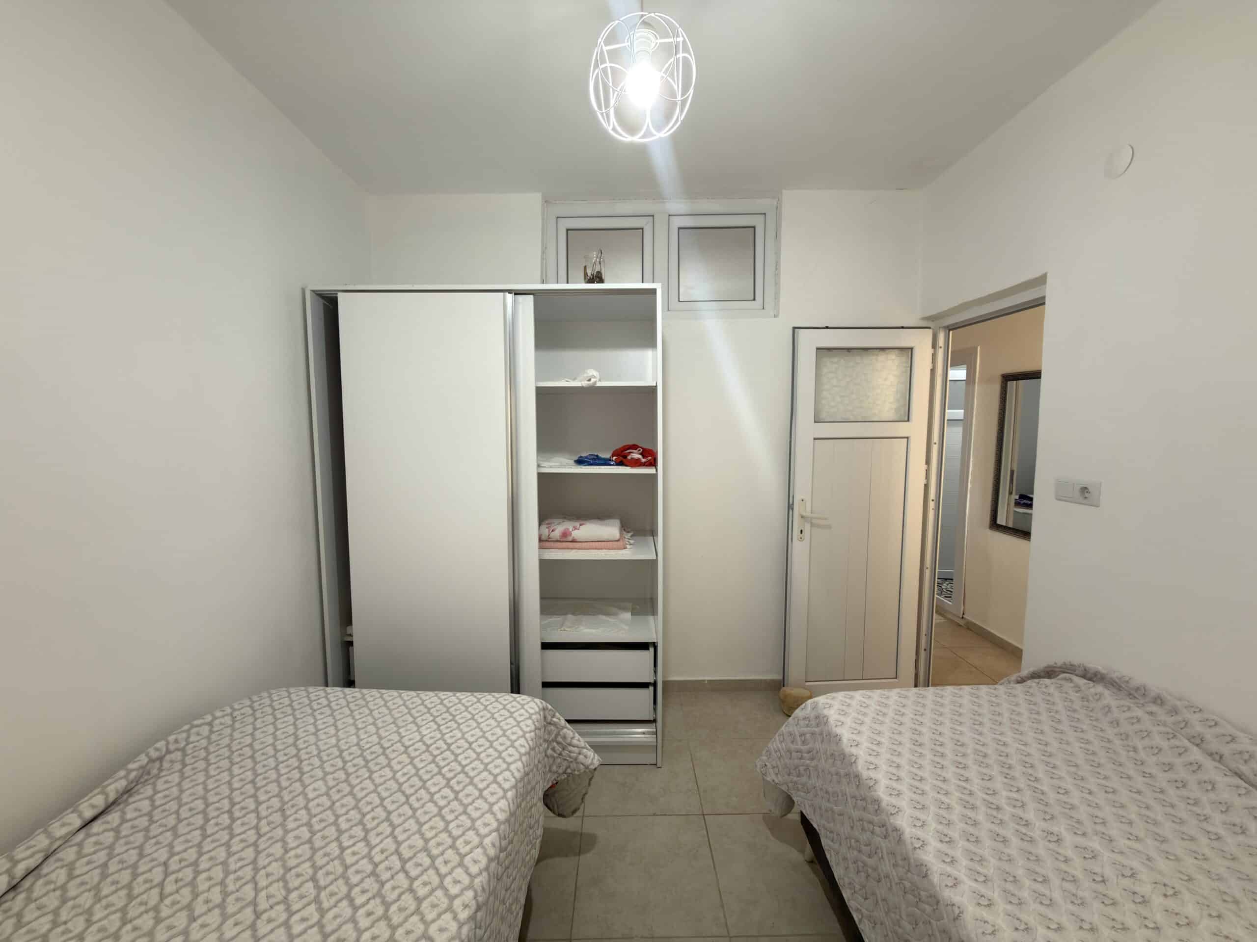 Mersin Erdemli Kocahasanlı Gür Tur Sitesi Eşyalı Satılık 2+1 Bahçe Katı Daire